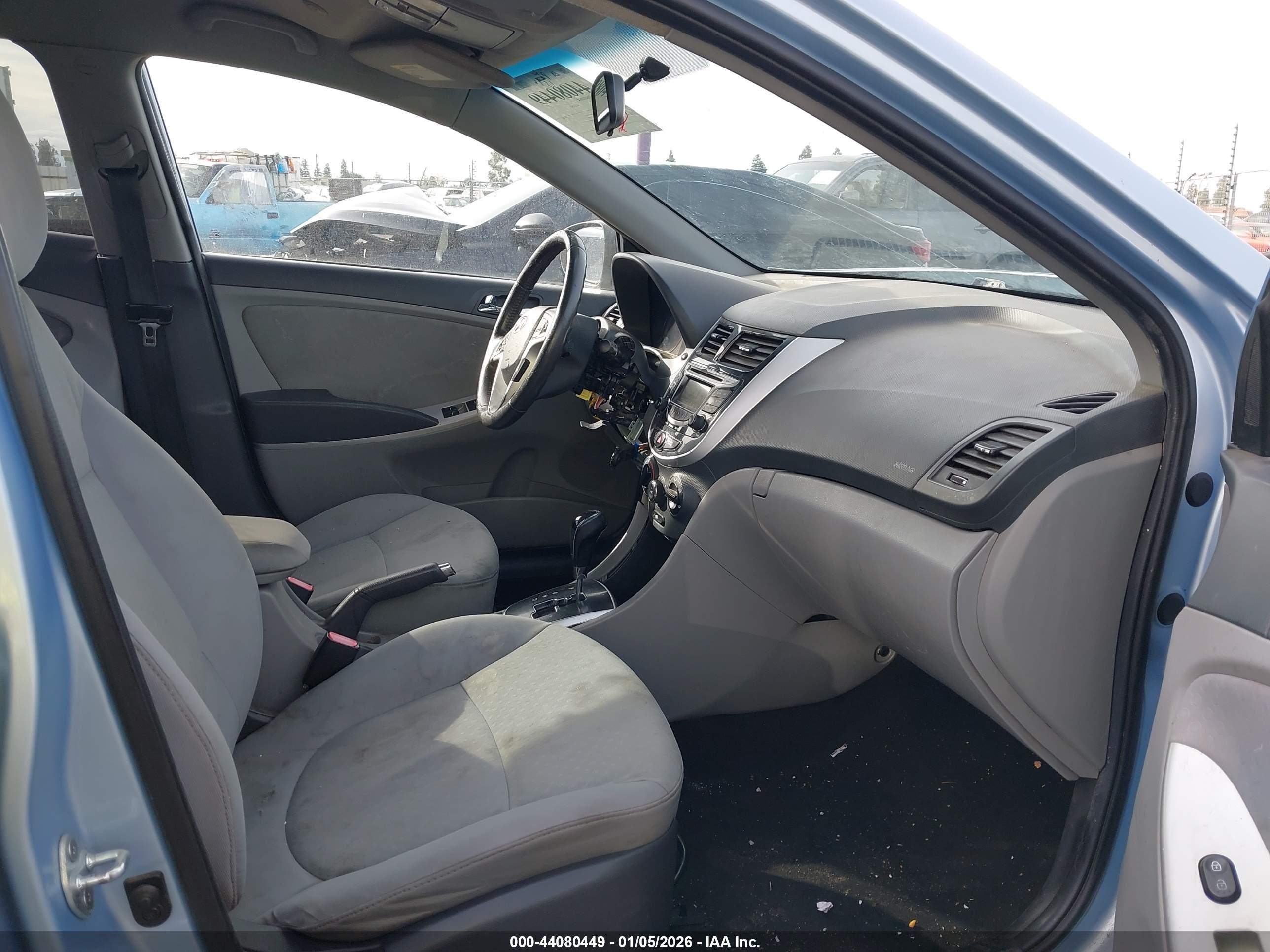 HYUNDAI ACCENT image 5