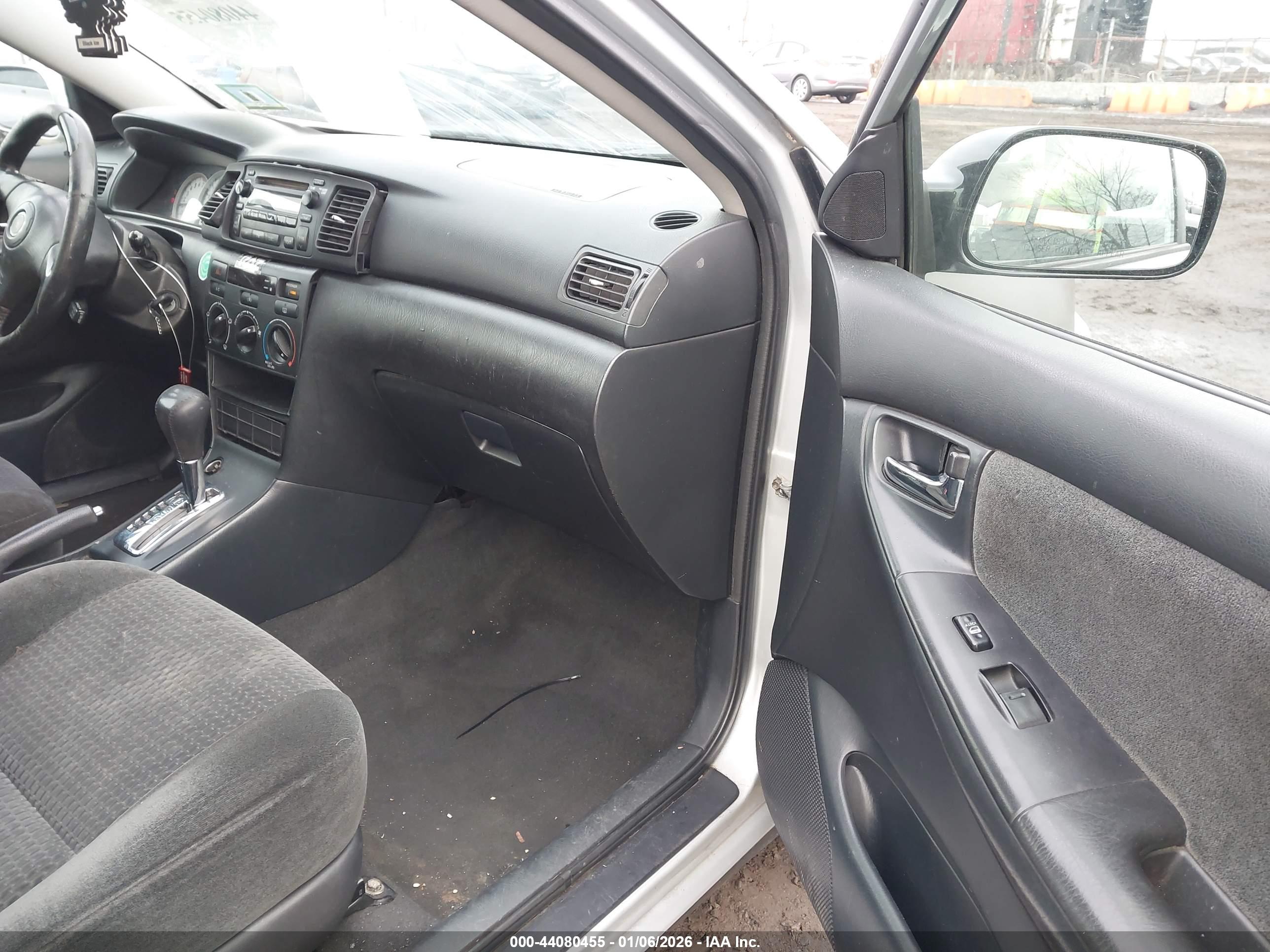 TOYOTA COROLLA image 5