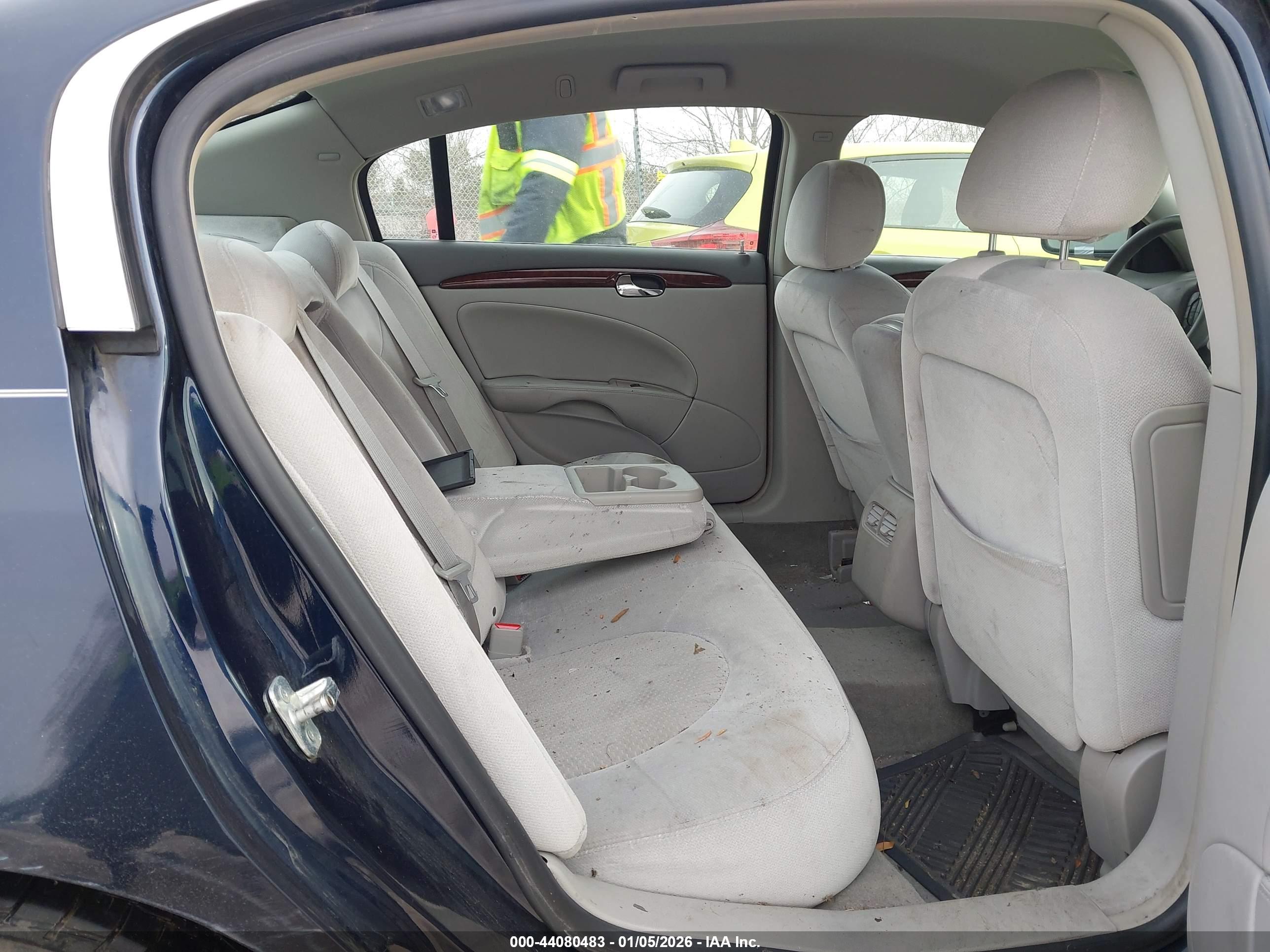 BUICK LUCERNE image 8