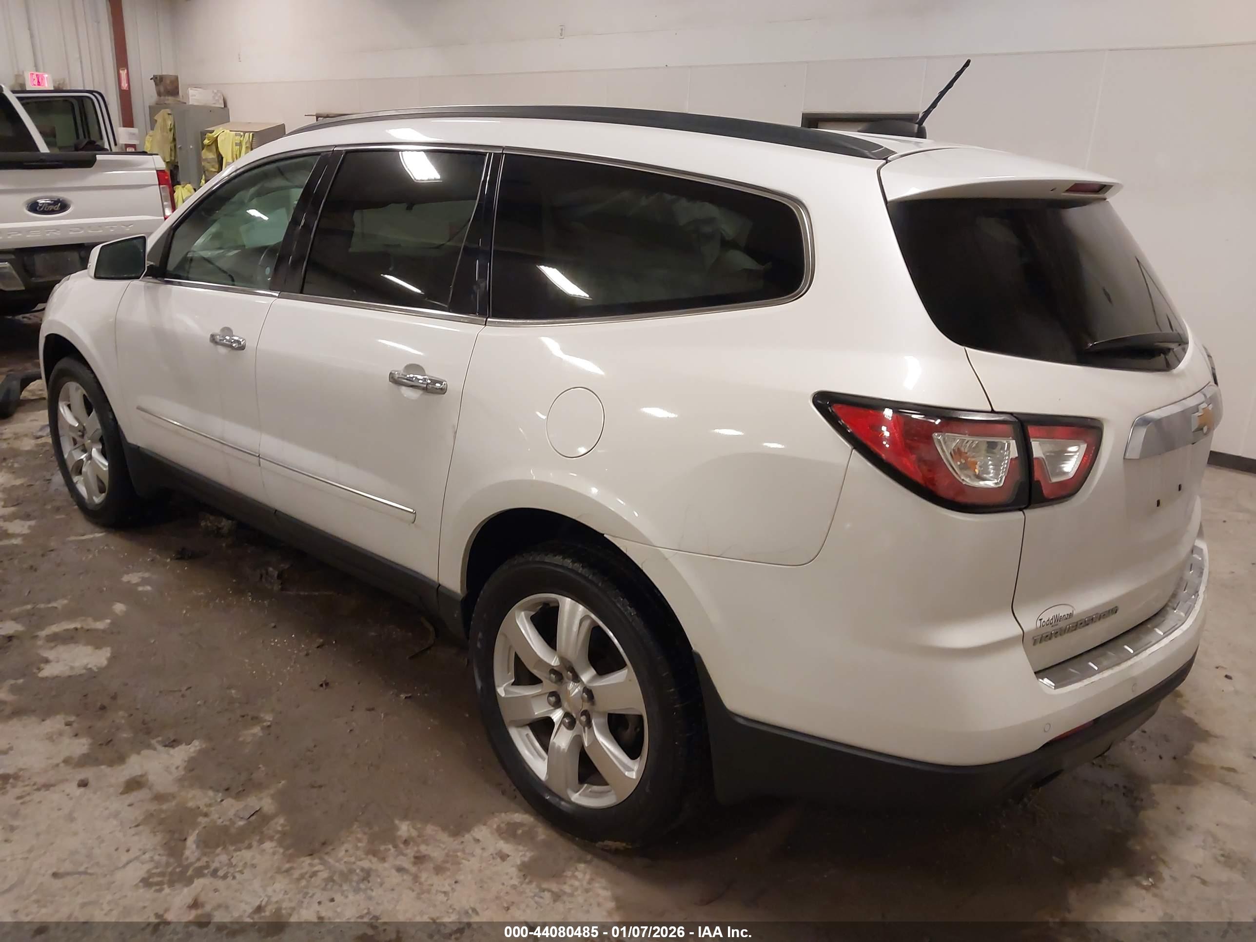 CHEVROLET TRAVERSE image 3
