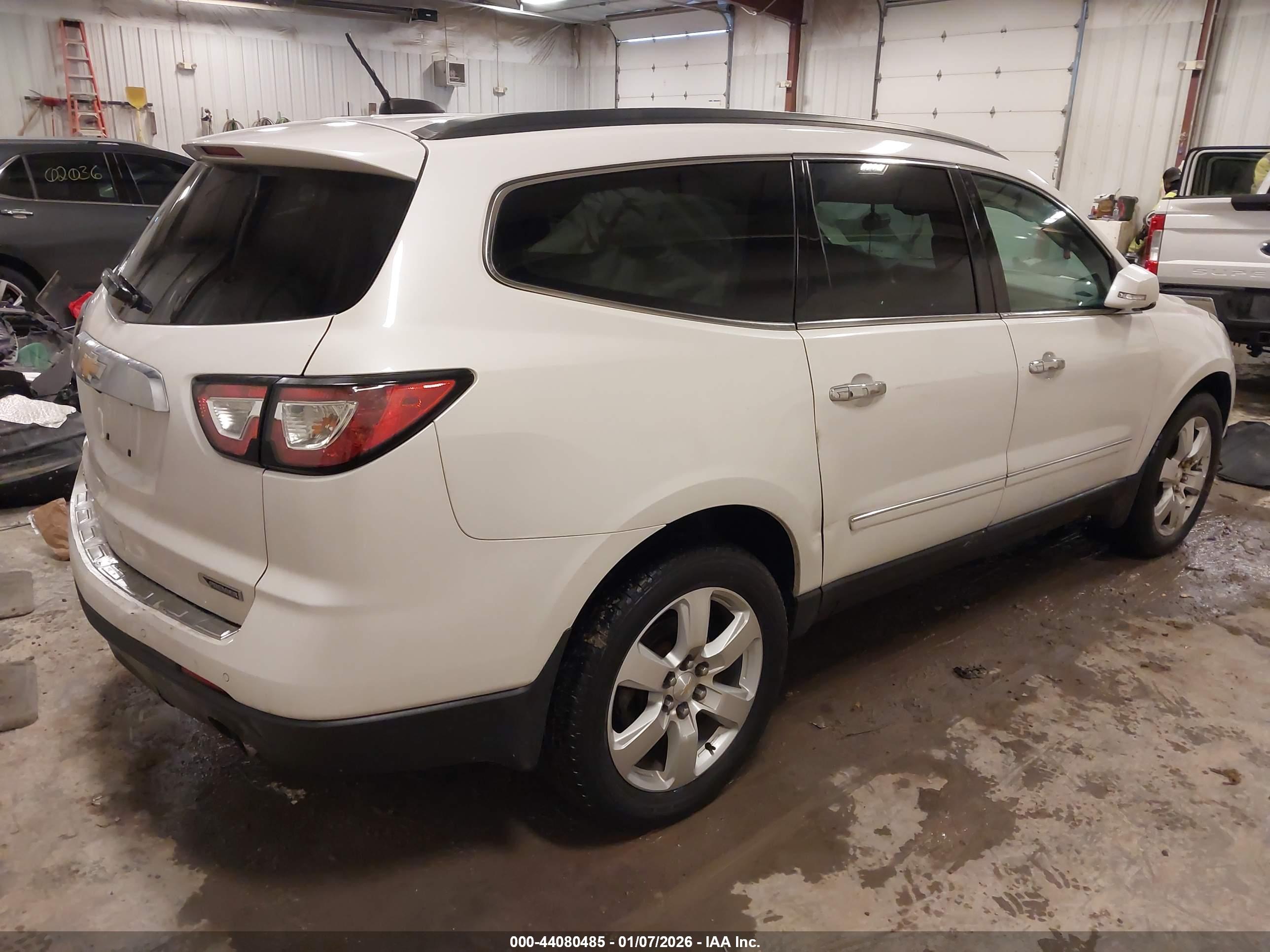 CHEVROLET TRAVERSE image 4