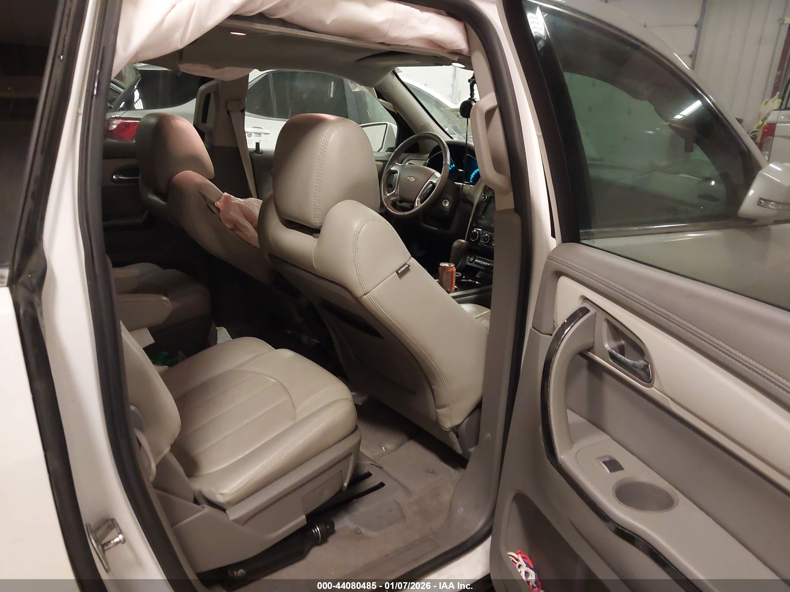 CHEVROLET TRAVERSE image 8