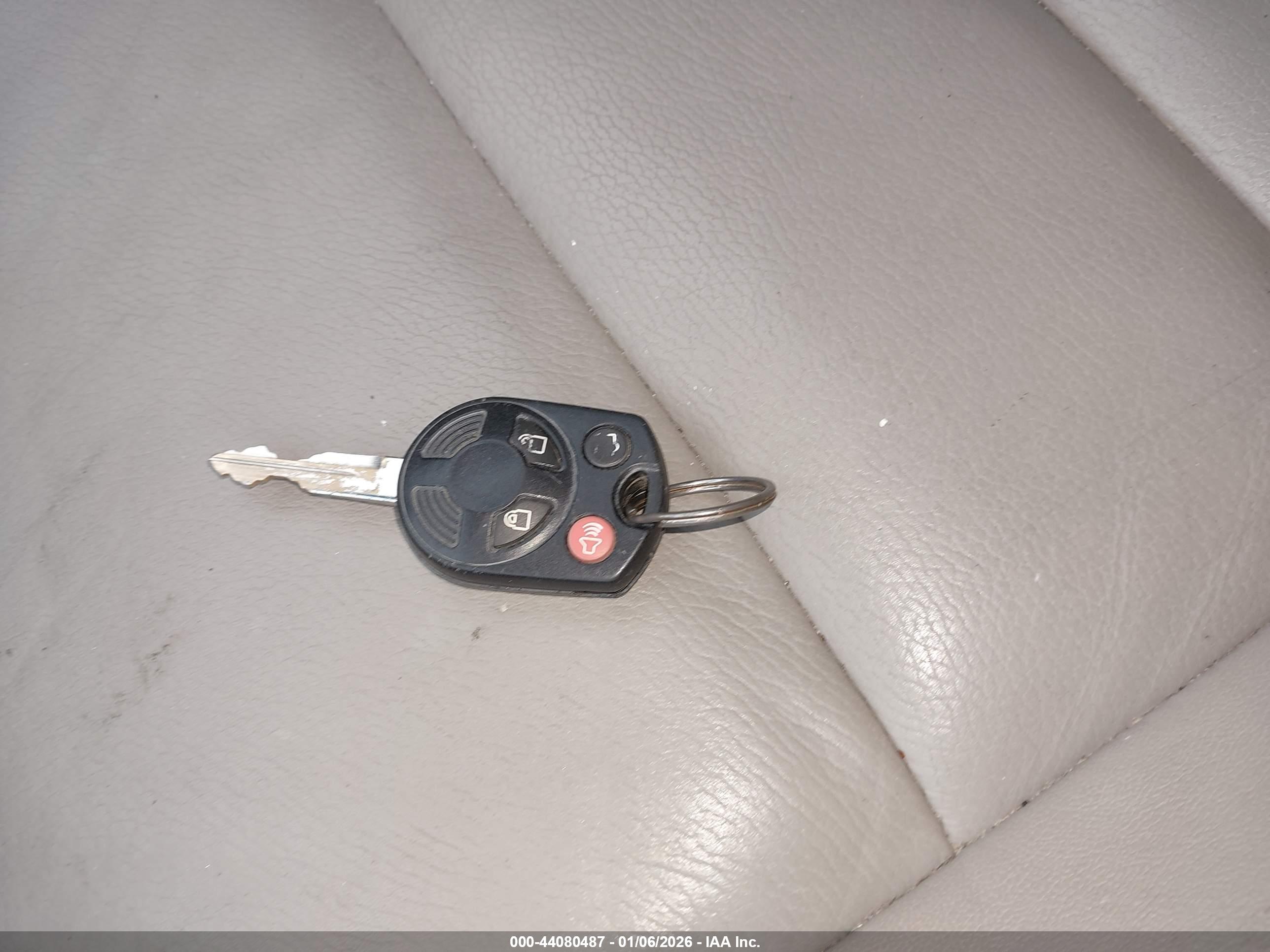FORD FUSION image 11