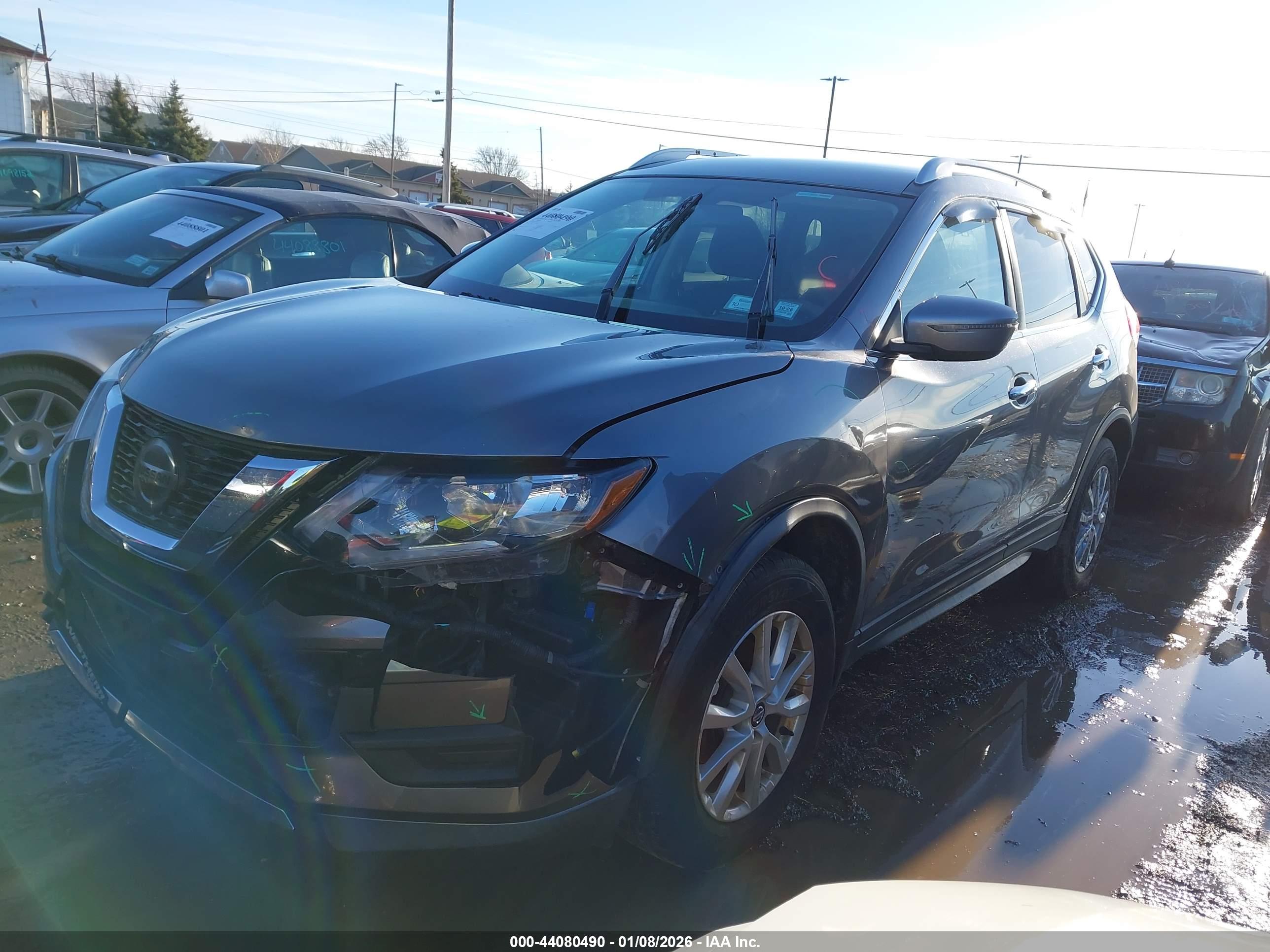 NISSAN ROGUE image 2