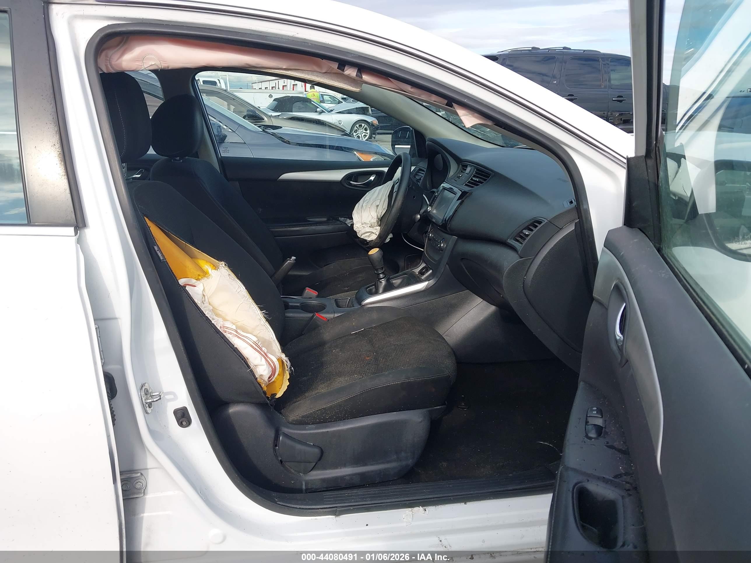 NISSAN SENTRA image 5