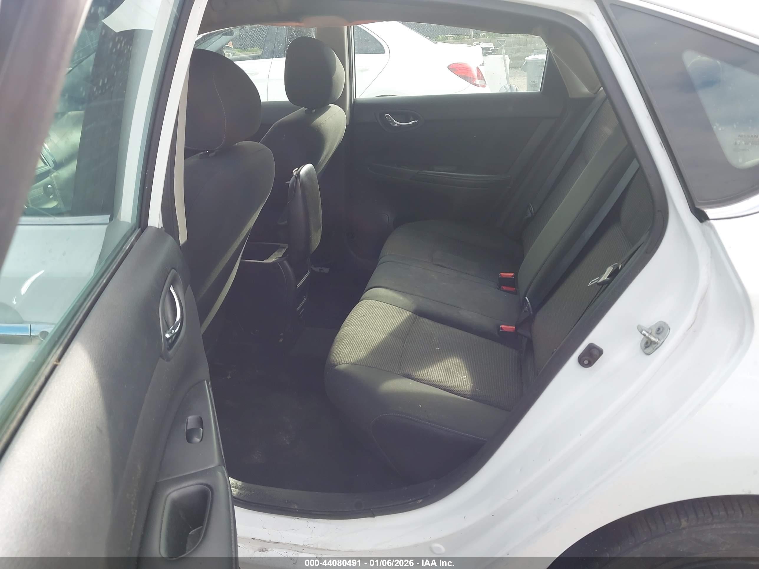 NISSAN SENTRA image 8