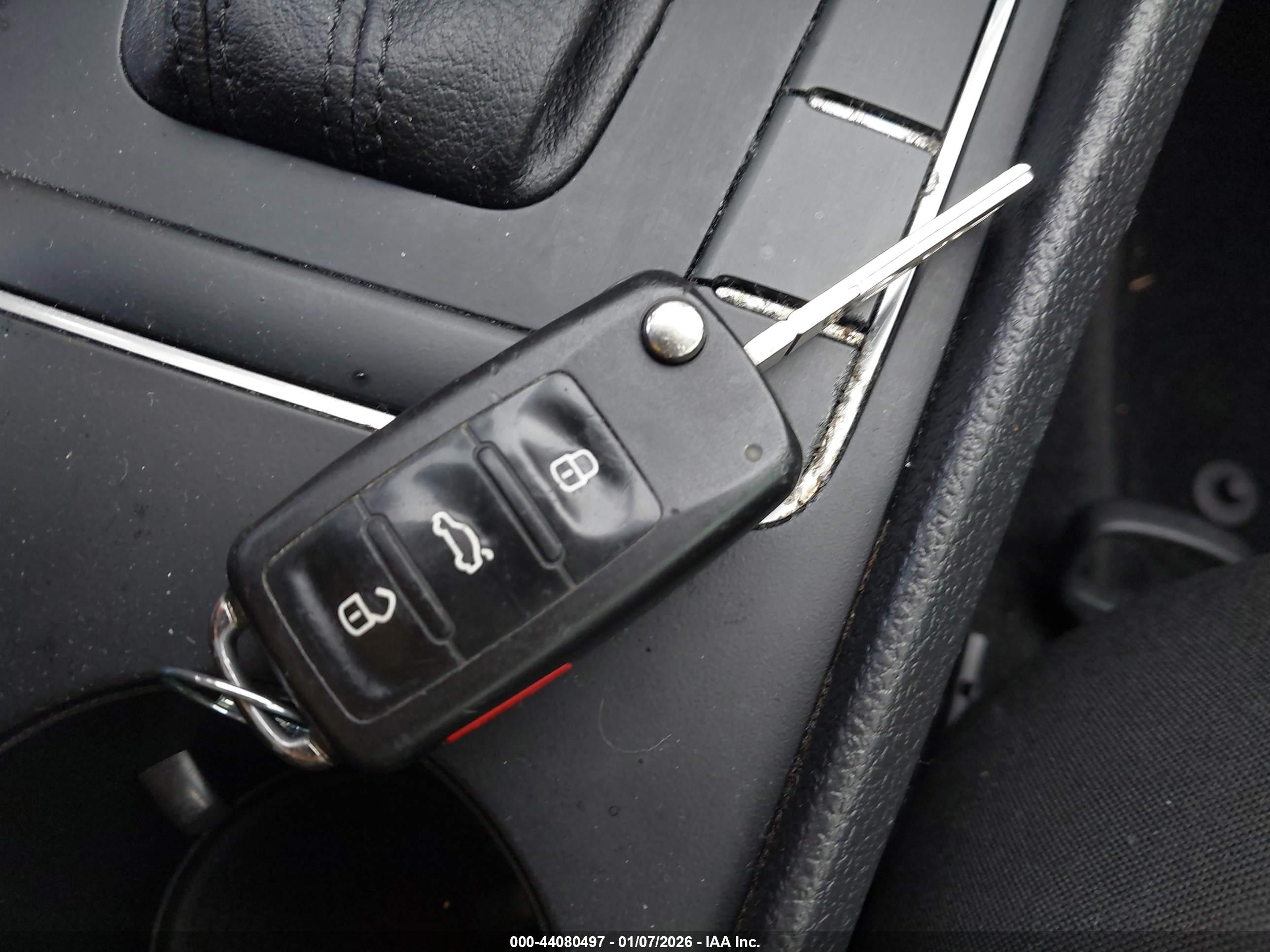 VOLKSWAGEN PASSAT image 11