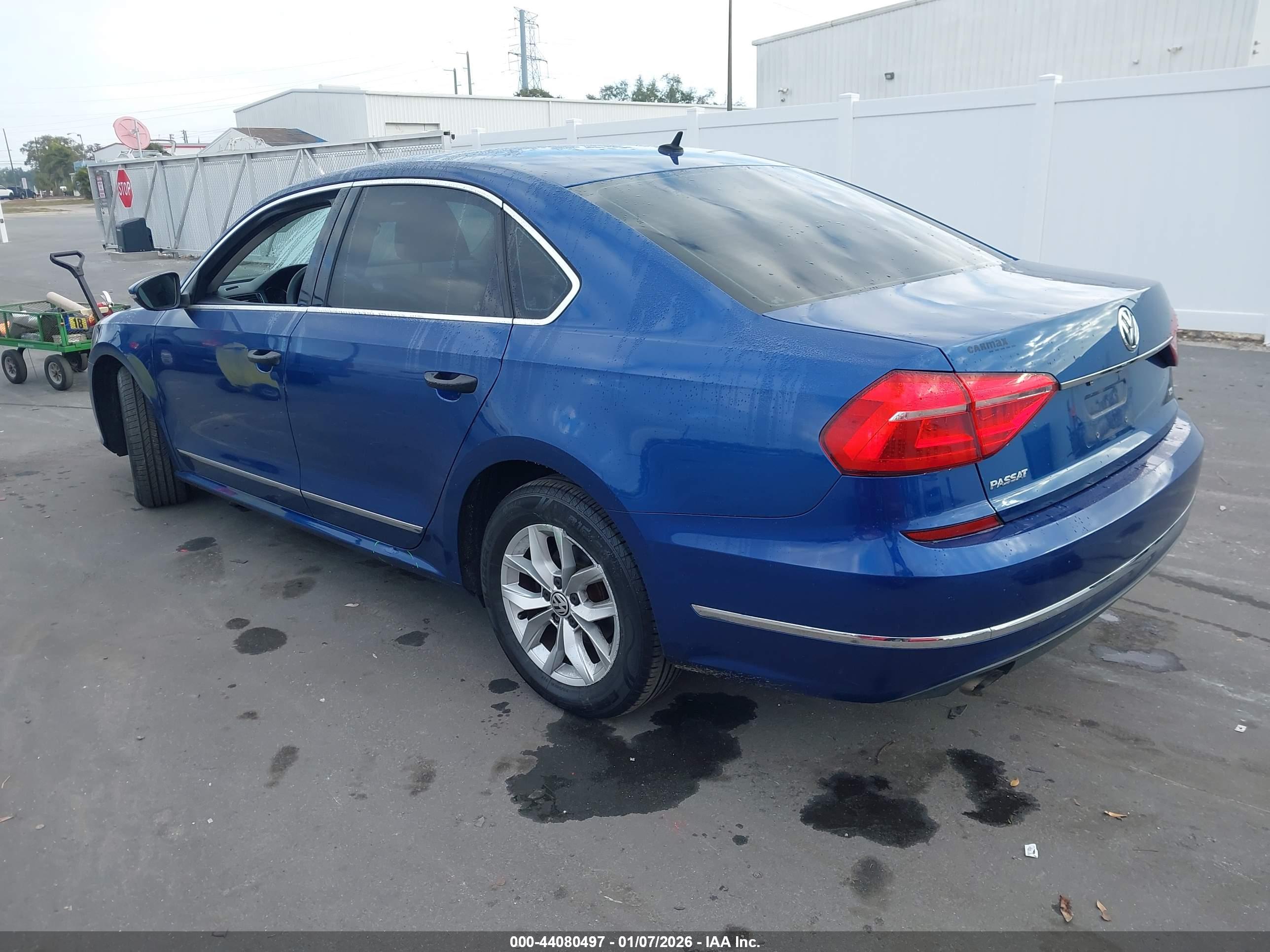 VOLKSWAGEN PASSAT image 3