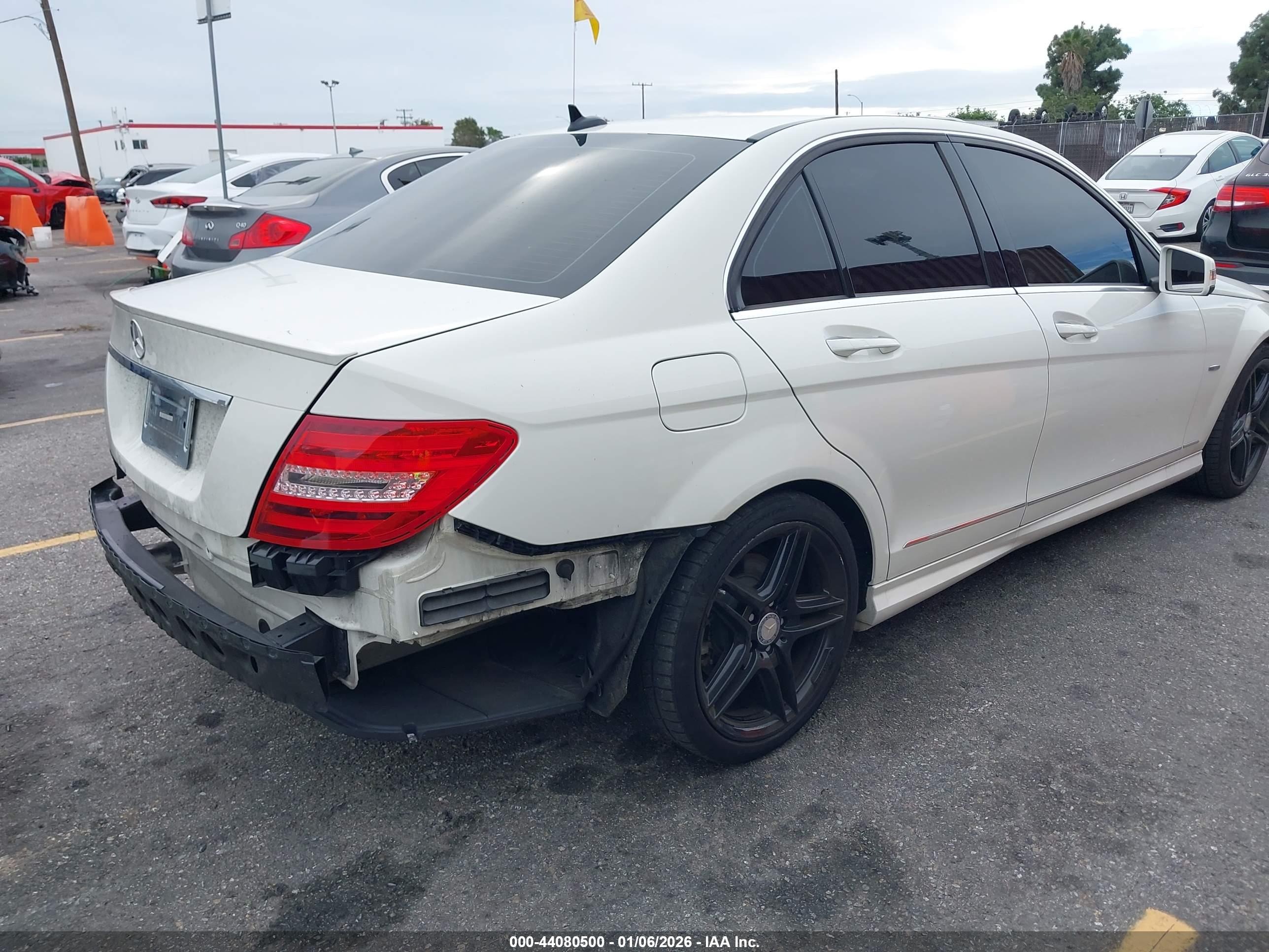 MERCEDES-BENZ C image 4