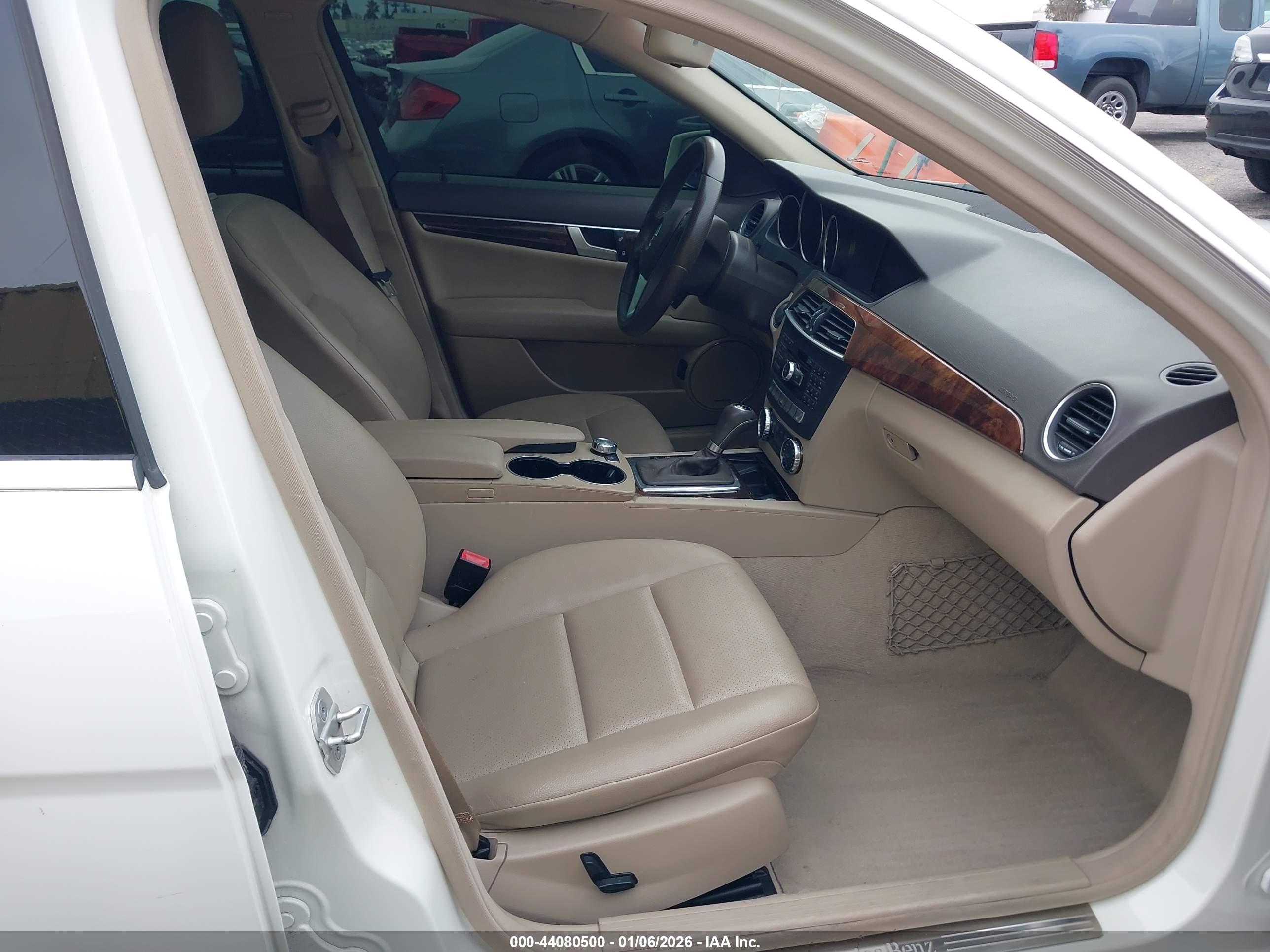 MERCEDES-BENZ C image 5