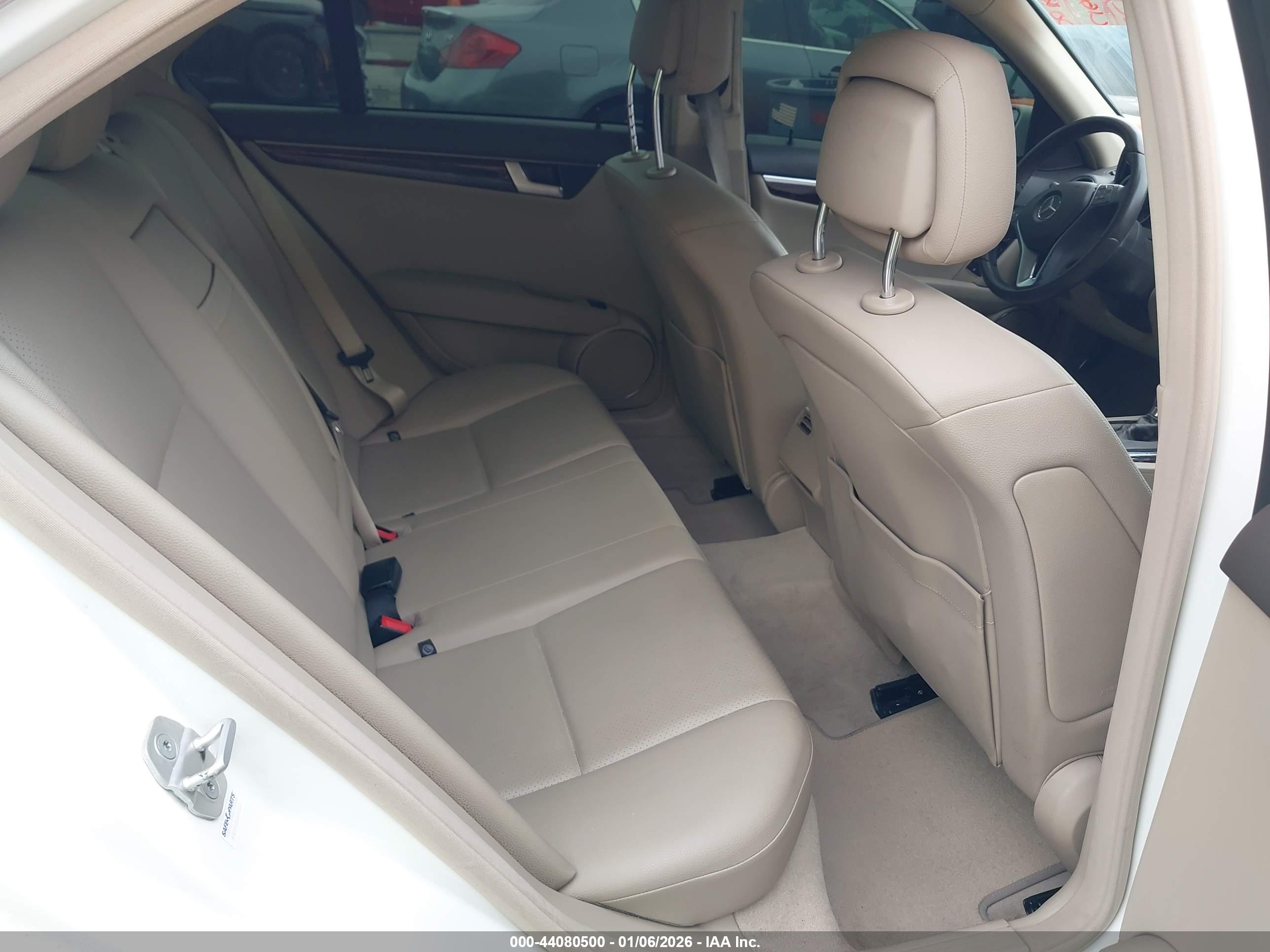 MERCEDES-BENZ C image 8