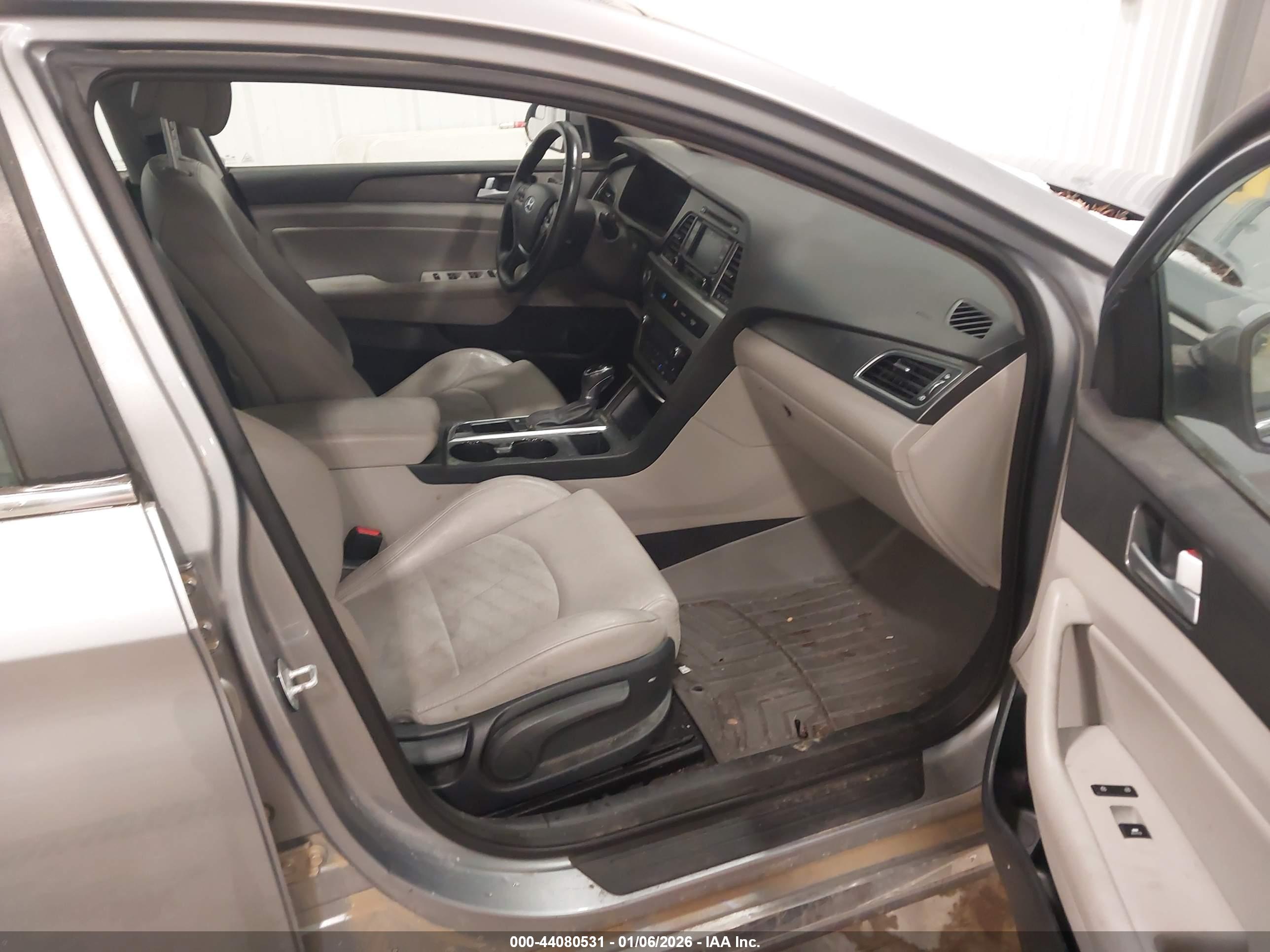 HYUNDAI SONATA image 5