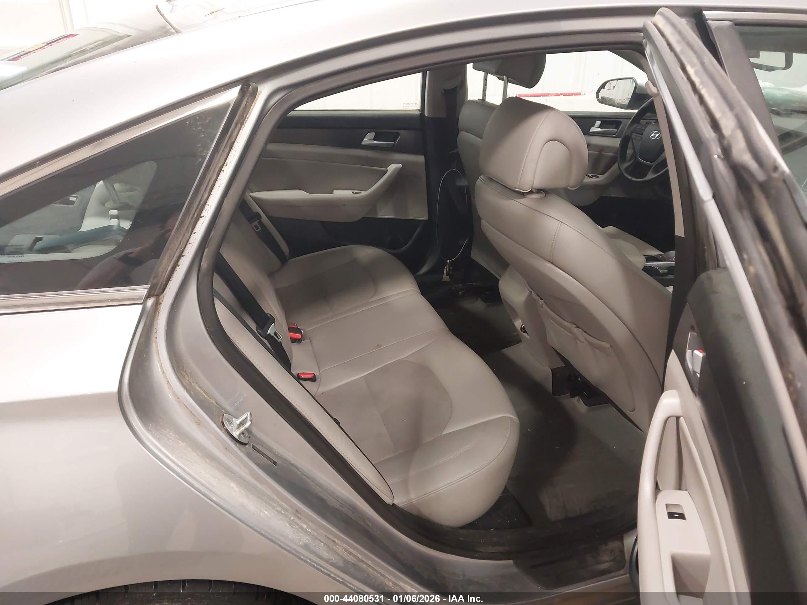 HYUNDAI SONATA image 8