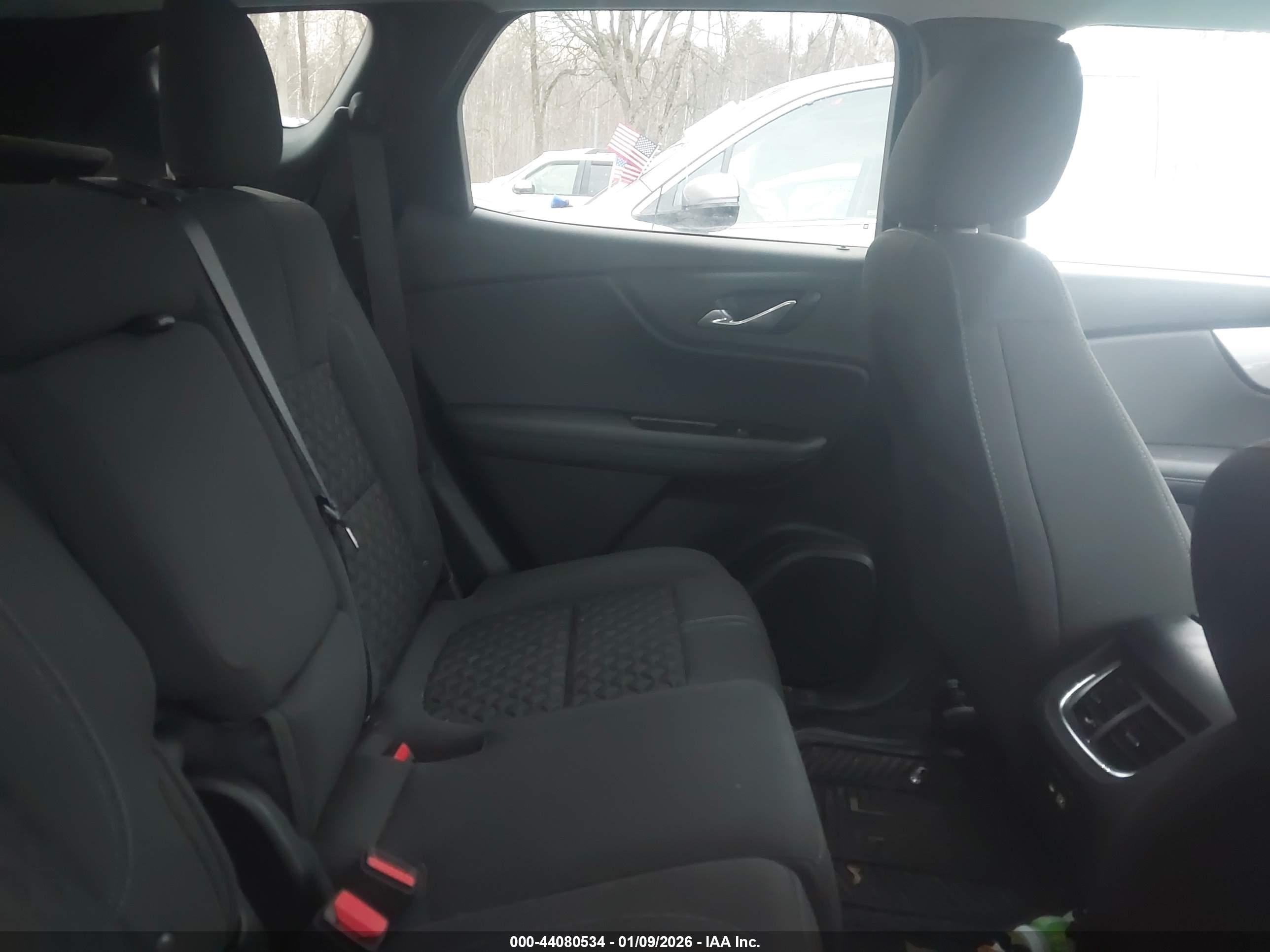 CHEVROLET BLAZER image 8