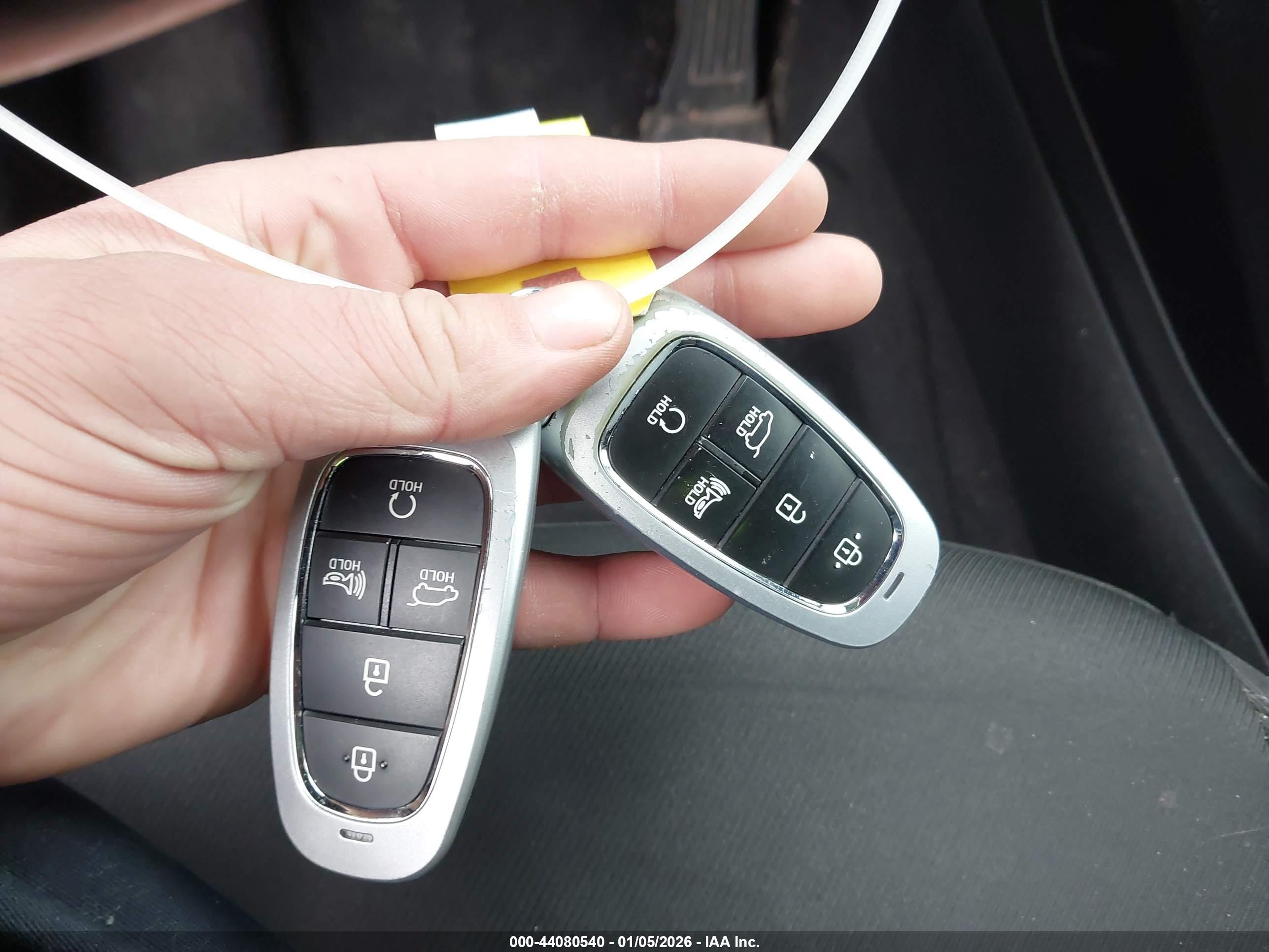 HYUNDAI TUCSON image 11