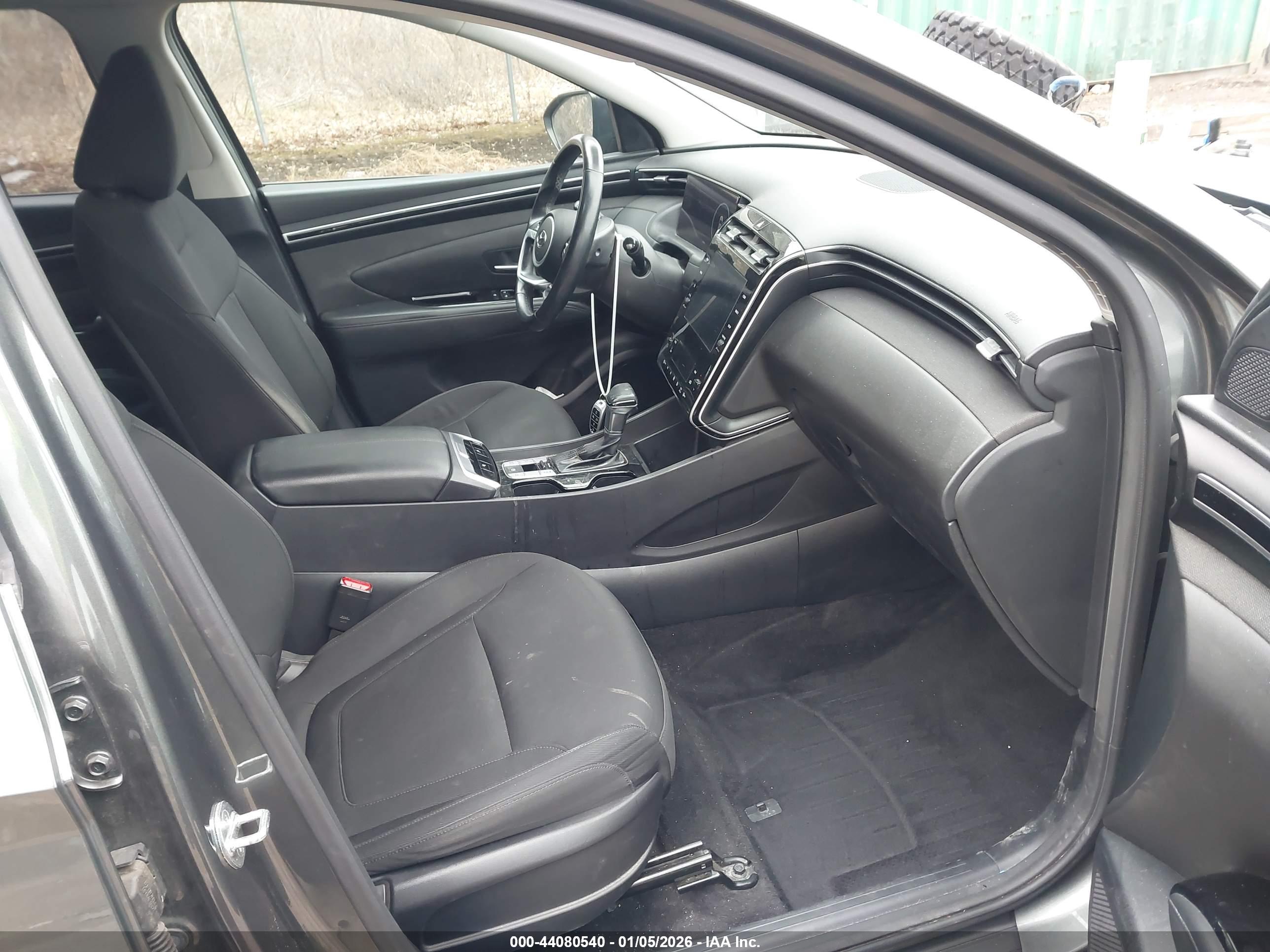 HYUNDAI TUCSON image 5