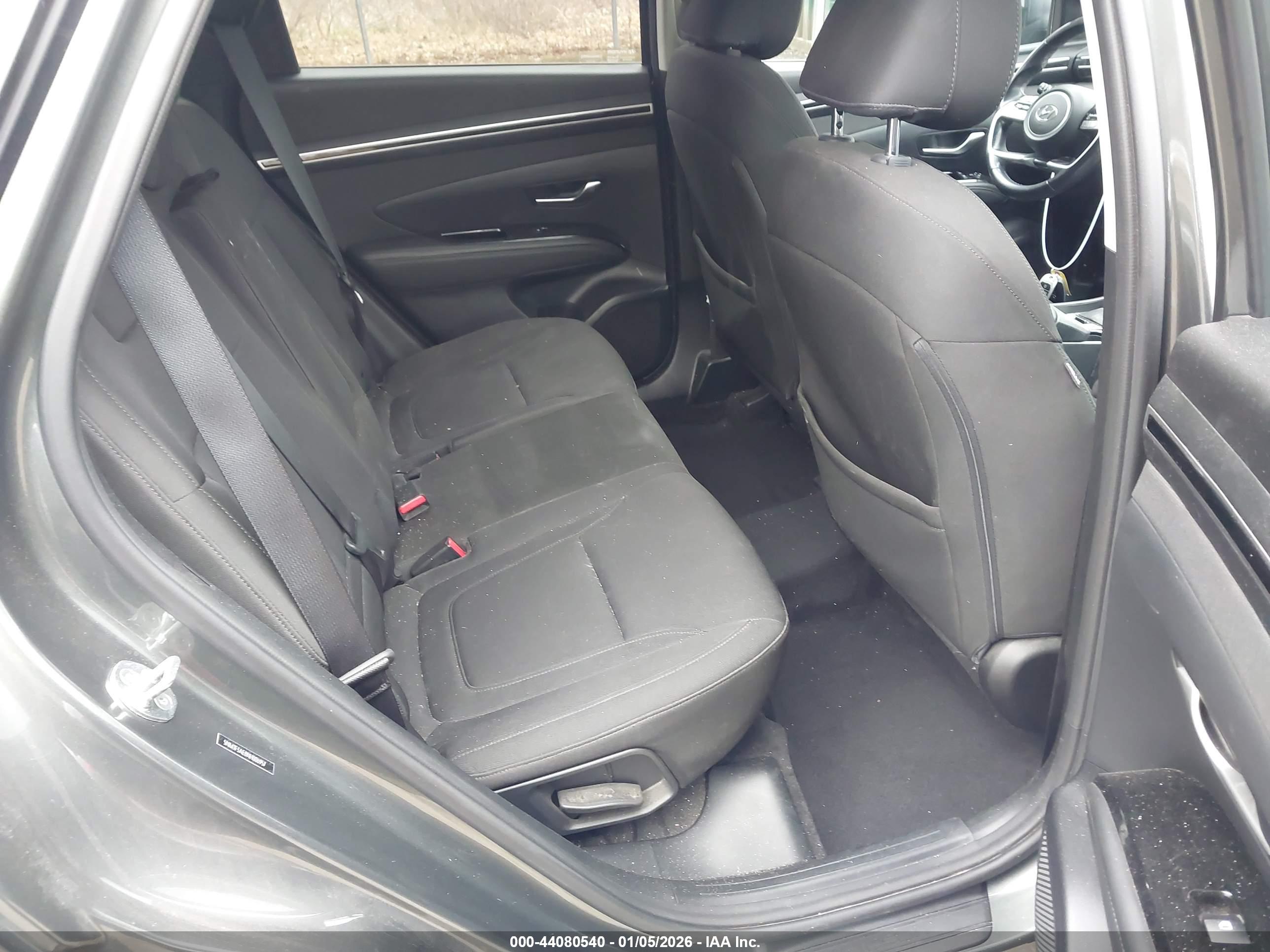 HYUNDAI TUCSON image 8