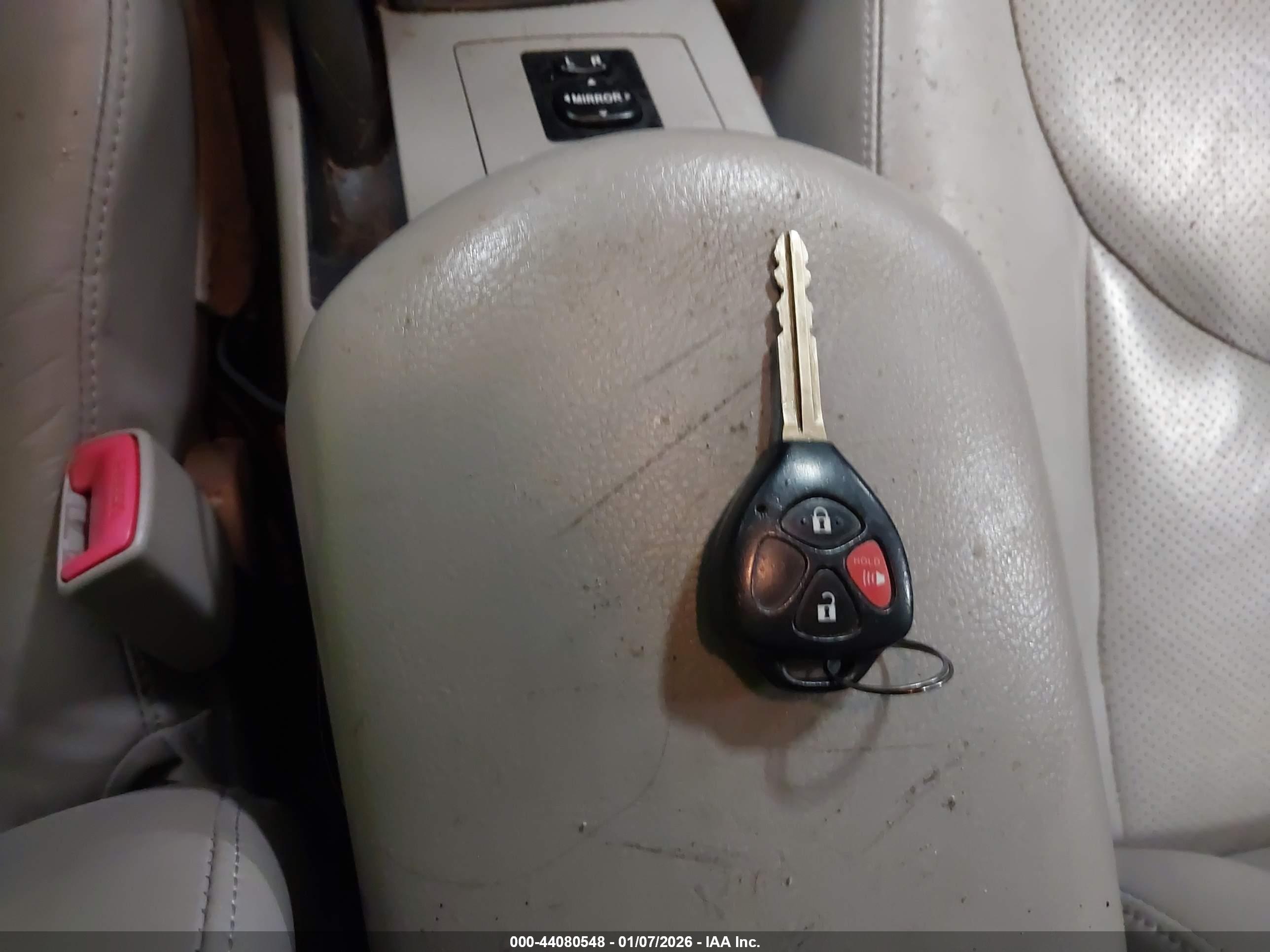 TOYOTA RAV4 image 11