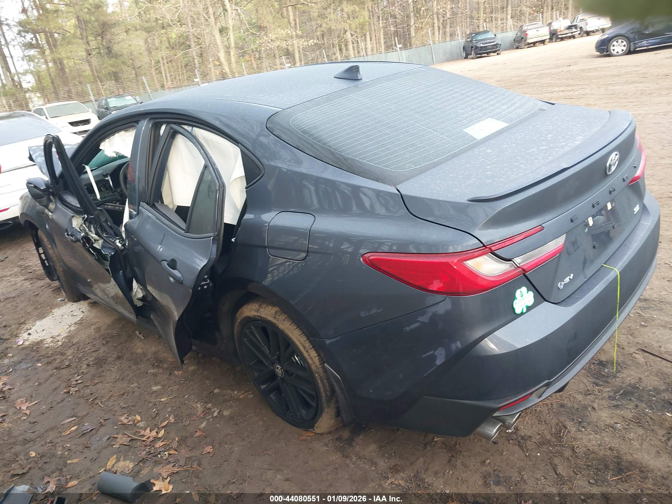 TOYOTA CAMRY image 3