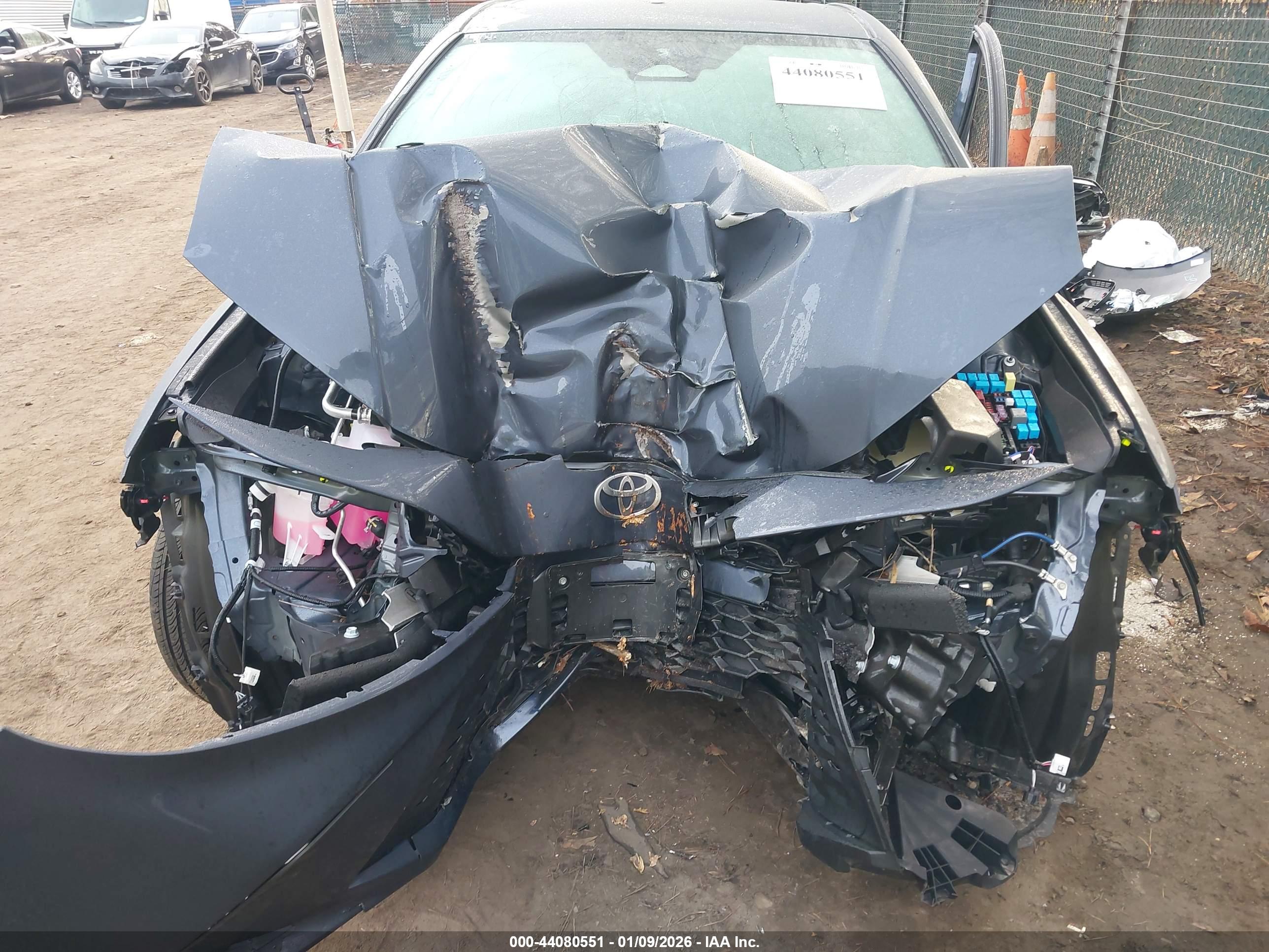 TOYOTA CAMRY image 6