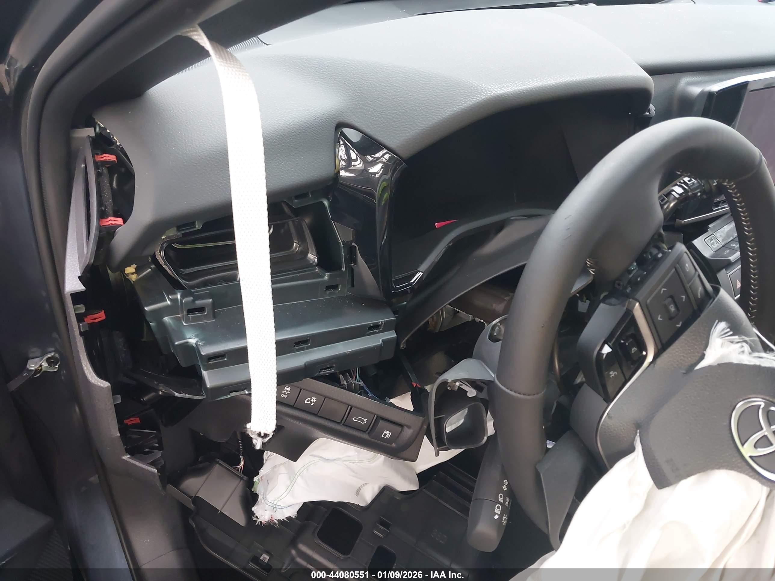 TOYOTA CAMRY image 7