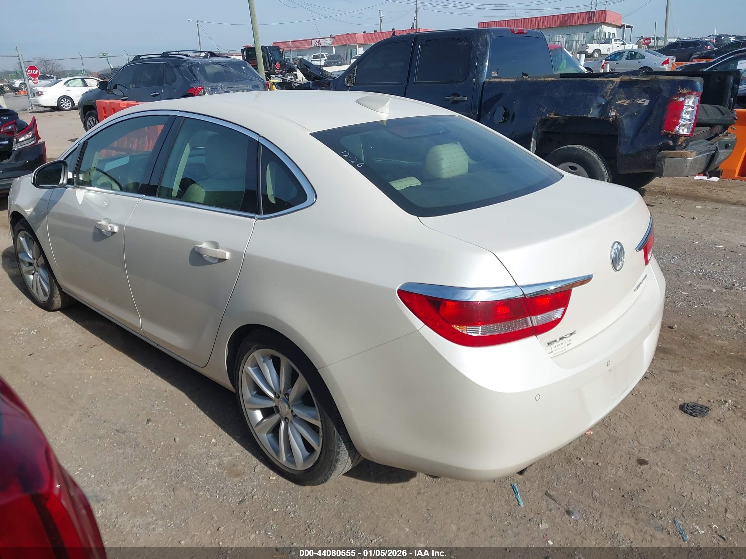 BUICK VERANO image 3