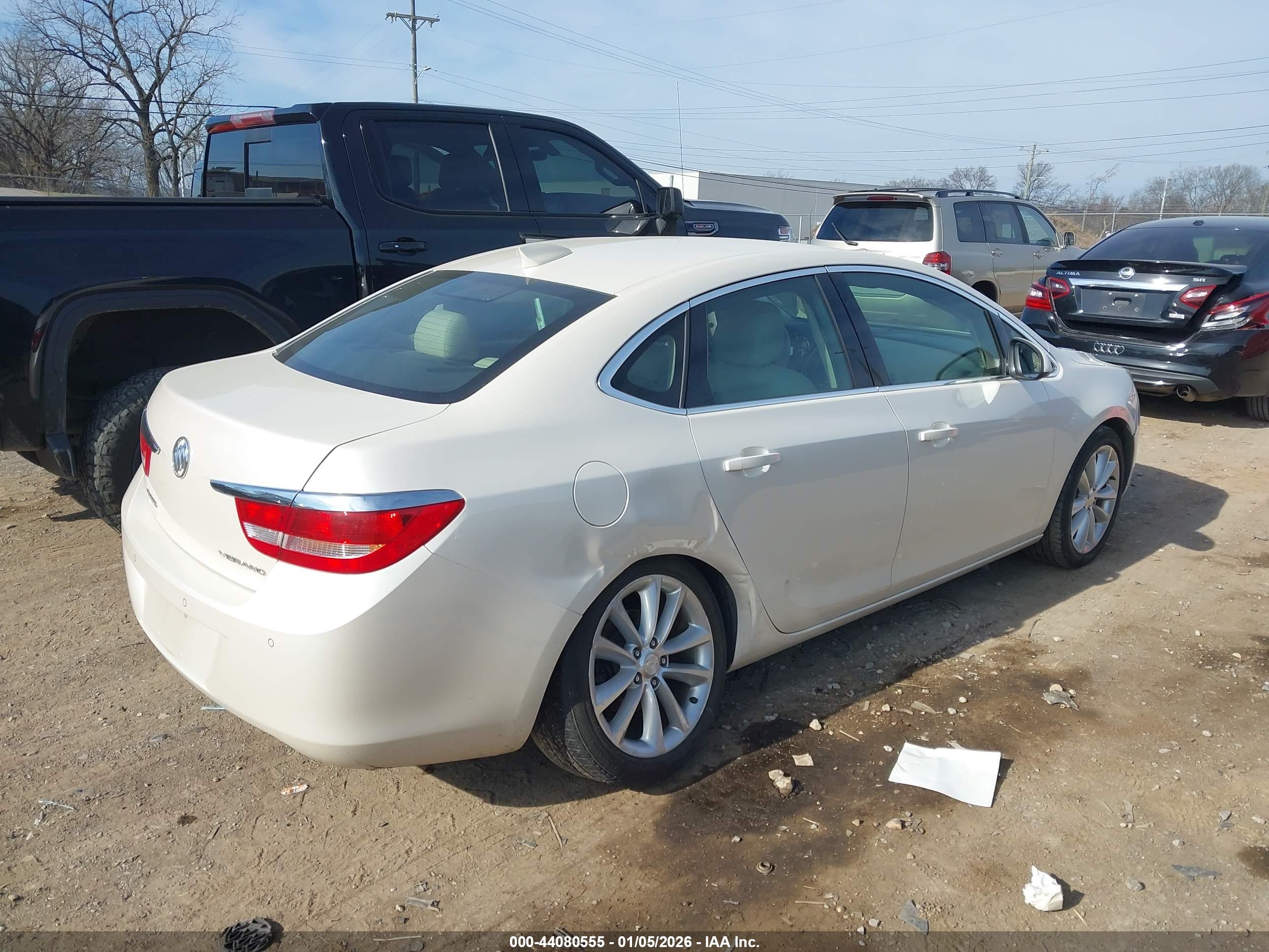 BUICK VERANO image 4