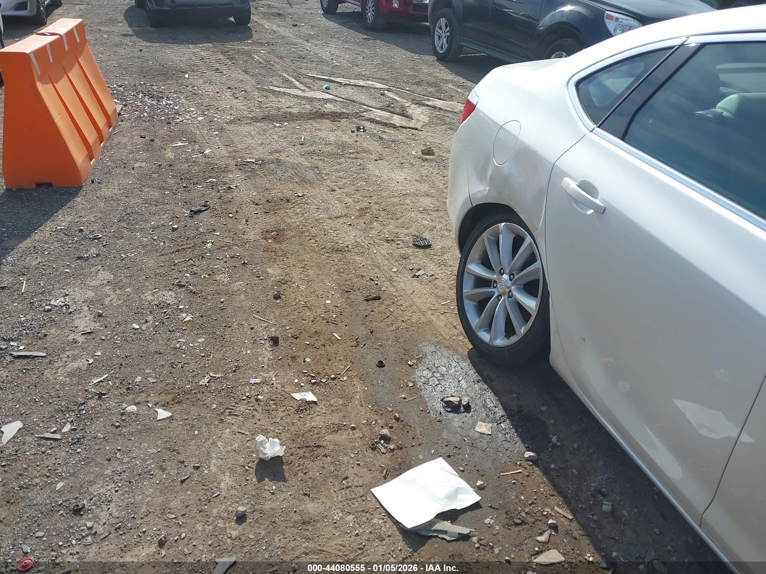 BUICK VERANO image 6
