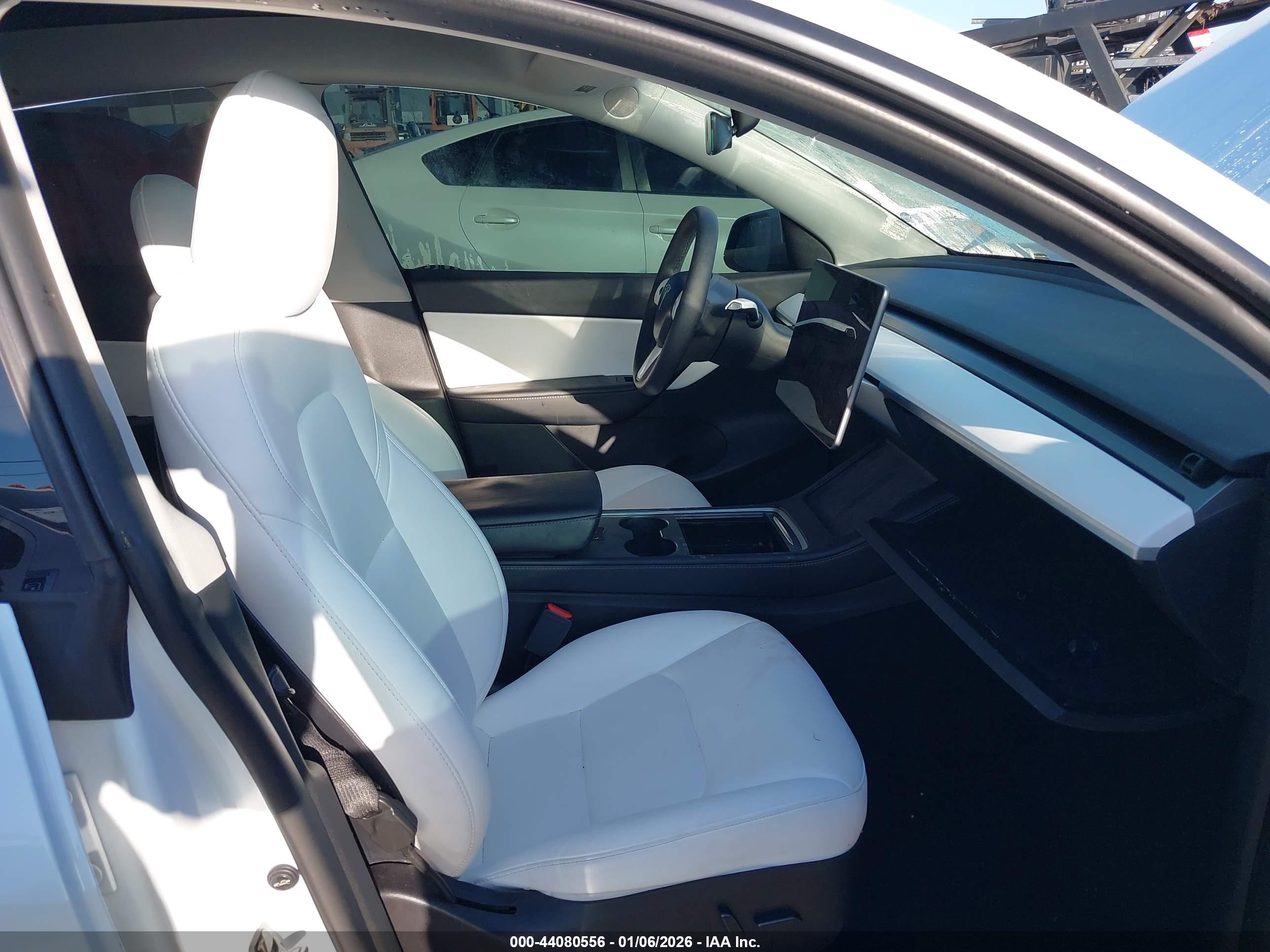 TESLA MODEL image 5