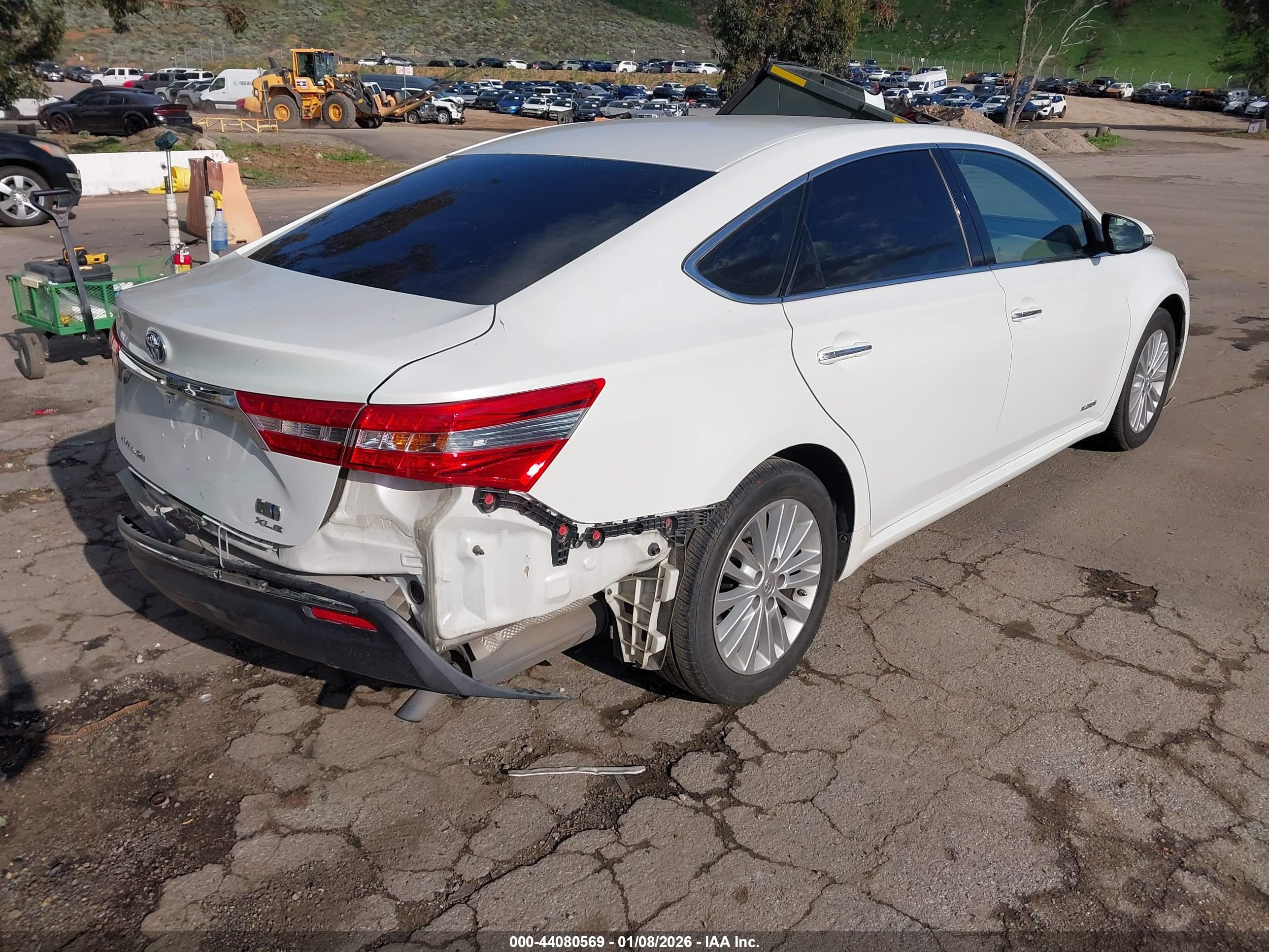 TOYOTA AVALON image 4