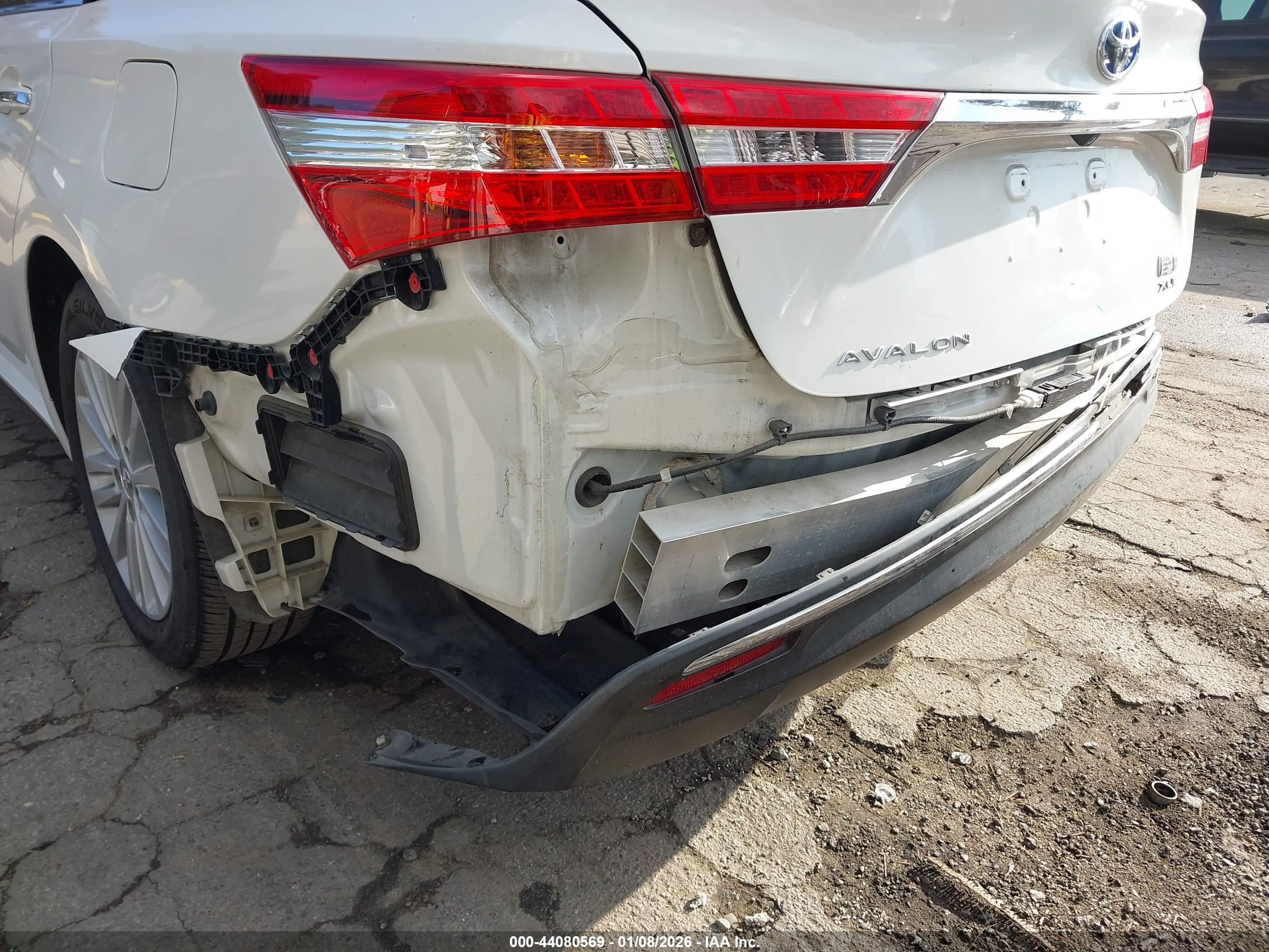 TOYOTA AVALON image 6
