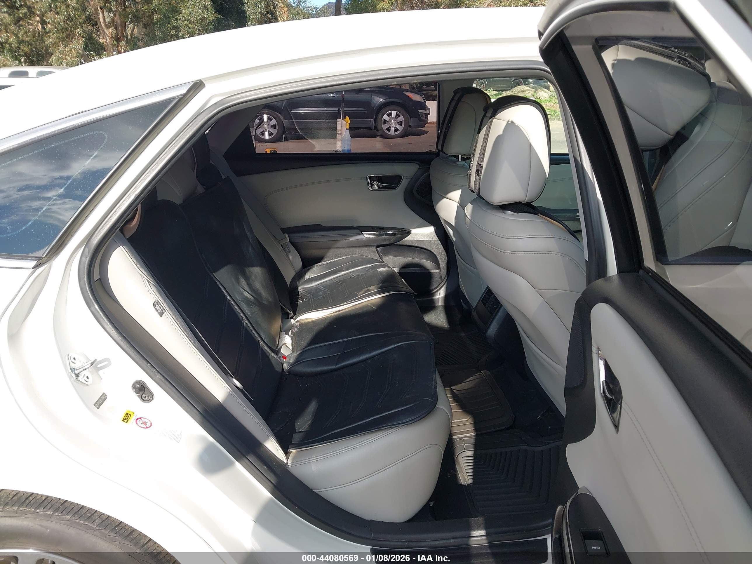 TOYOTA AVALON image 8