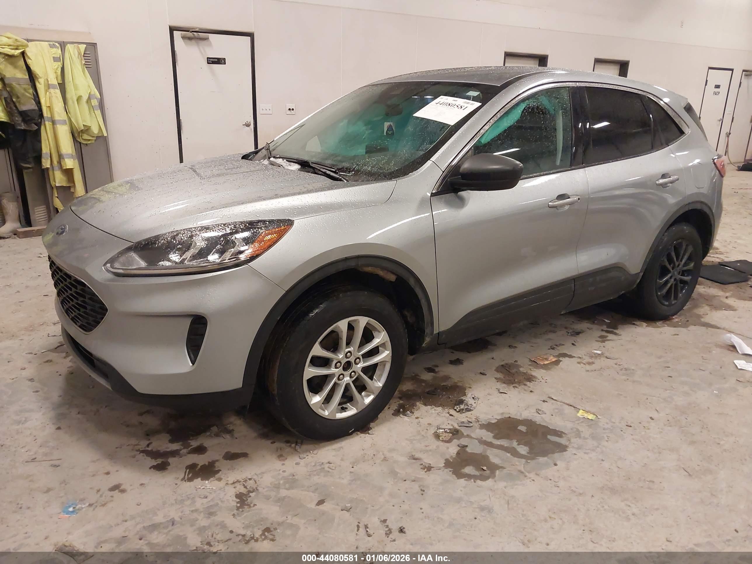 FORD ESCAPE image 2