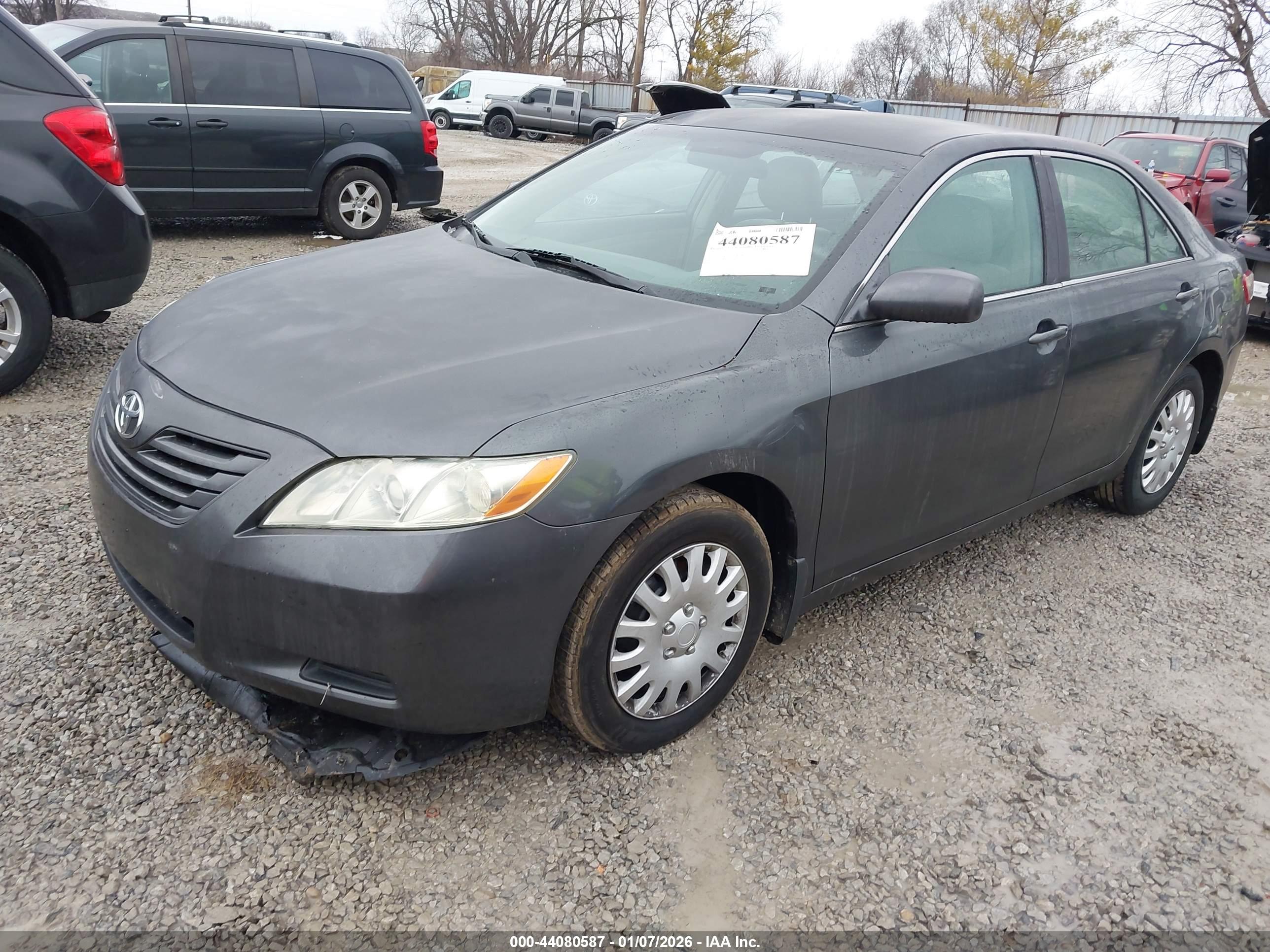 TOYOTA CAMRY image 2