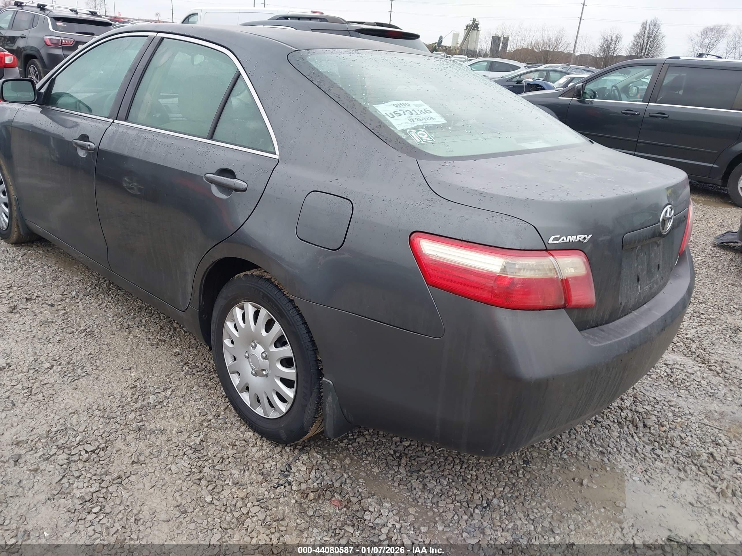 TOYOTA CAMRY image 3