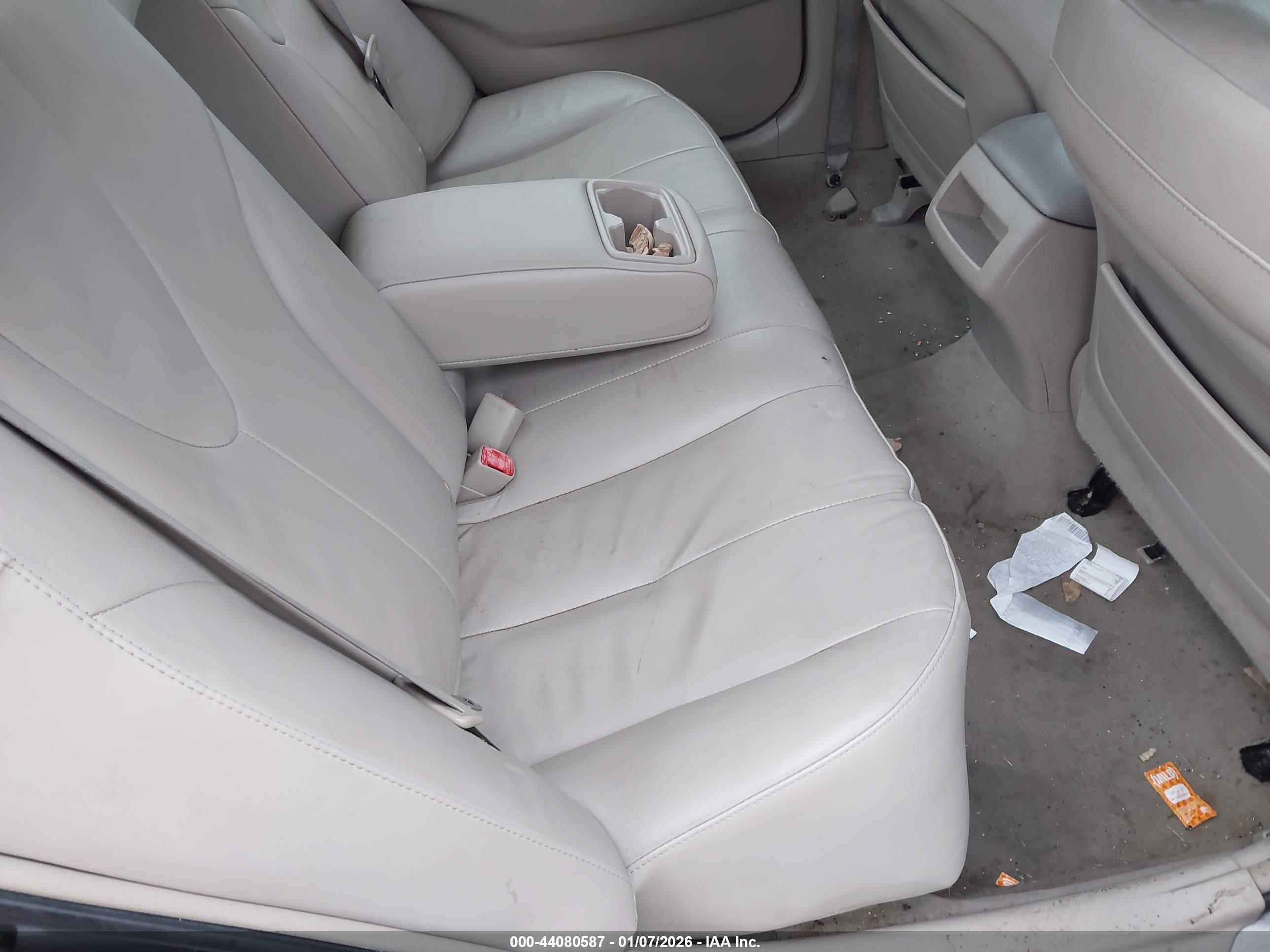 TOYOTA CAMRY image 8