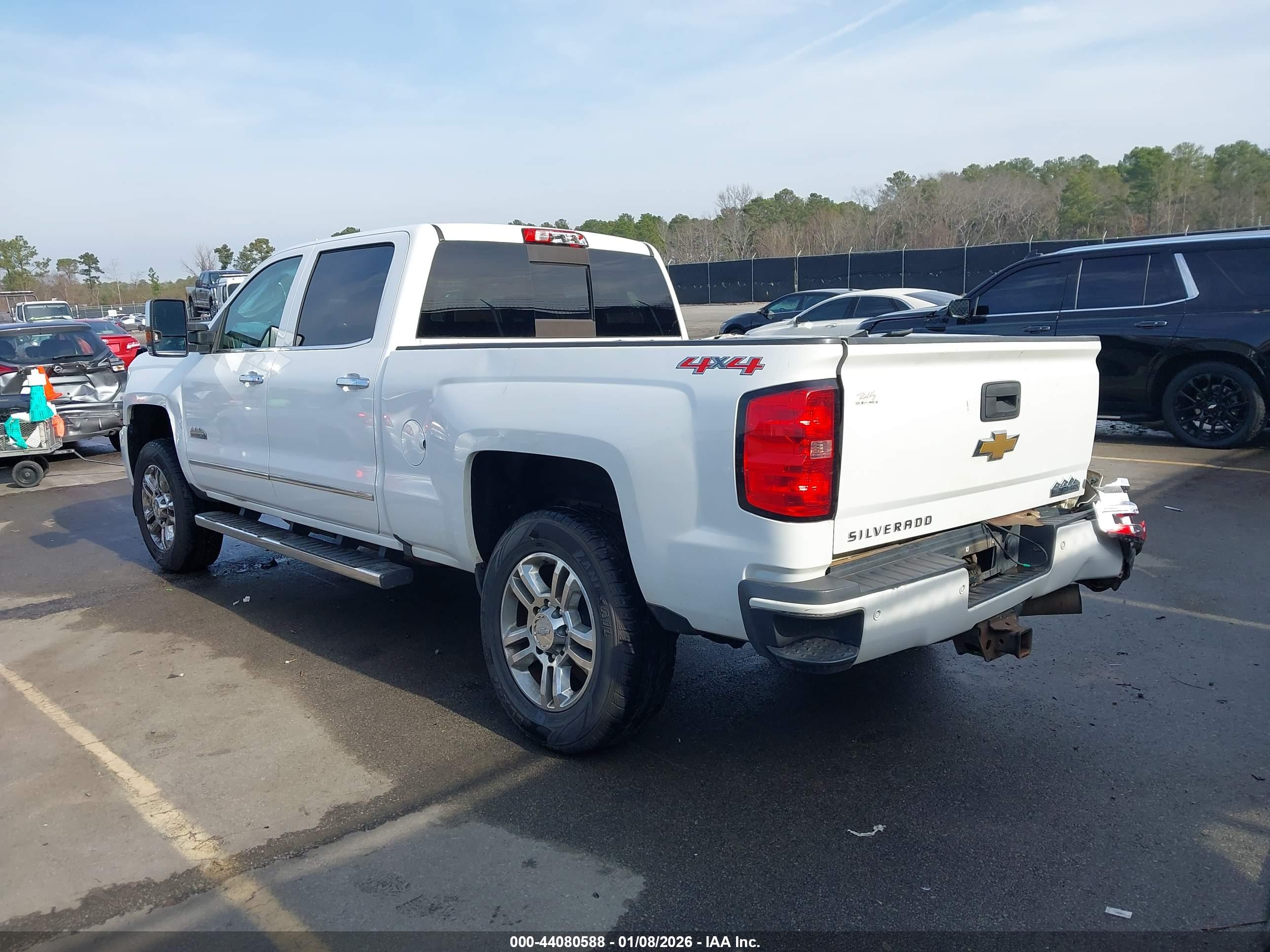CHEVROLET SILVERADO image 3