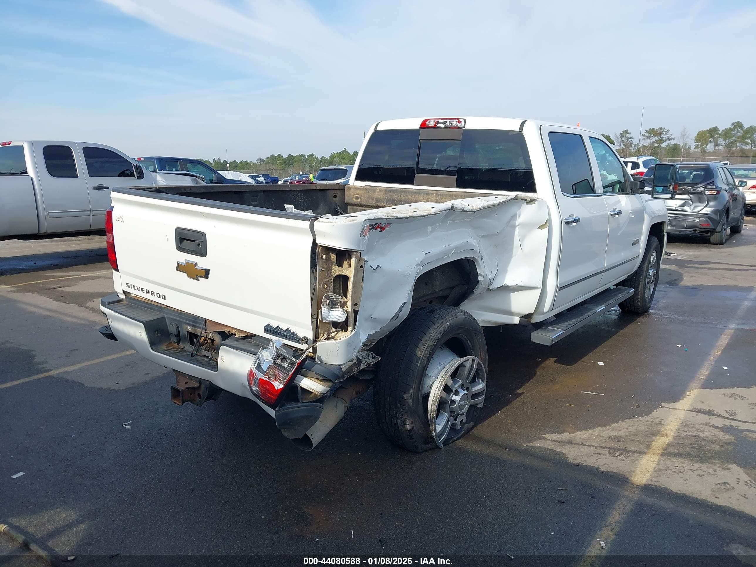 CHEVROLET SILVERADO image 4