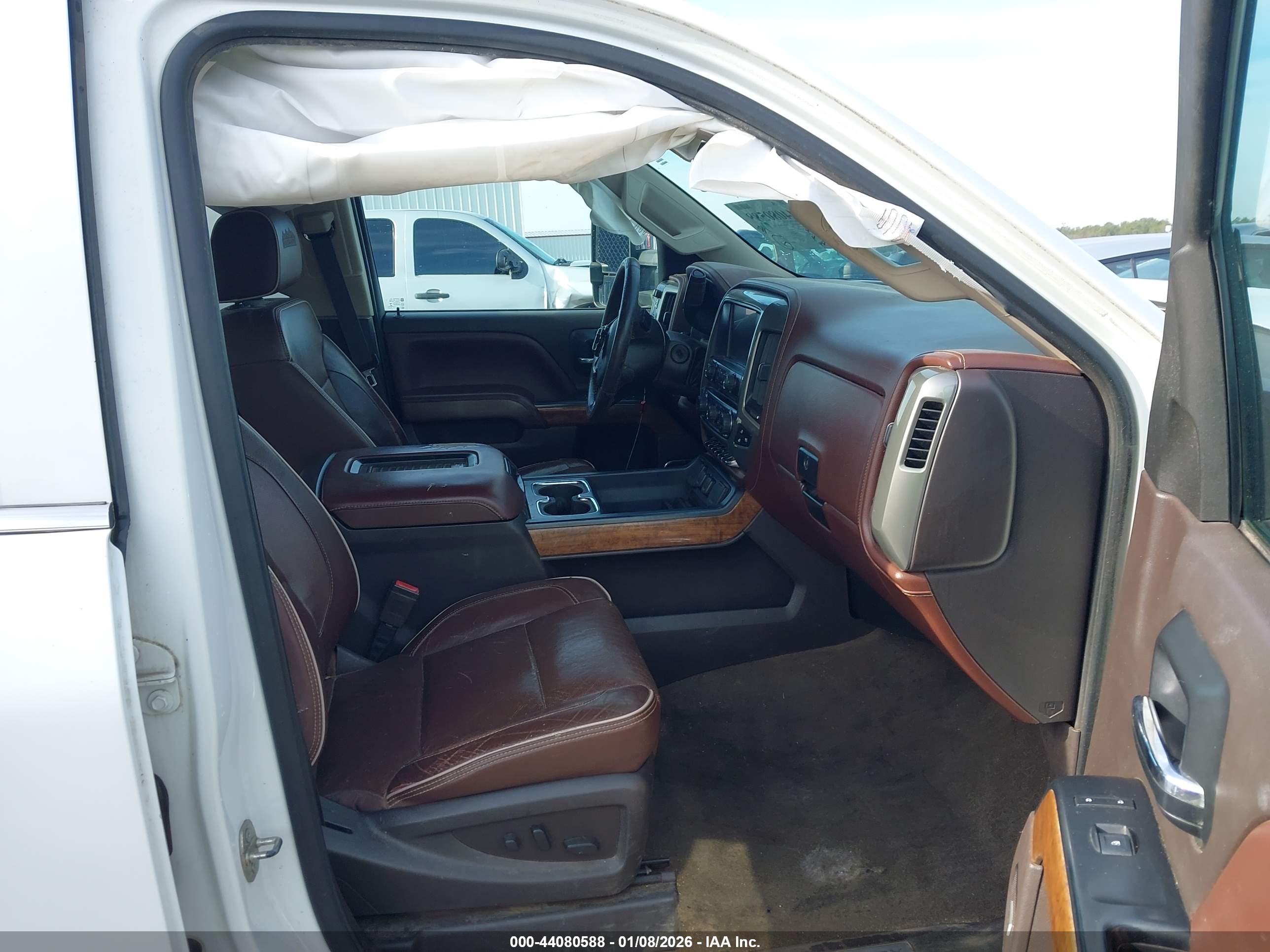 CHEVROLET SILVERADO image 5