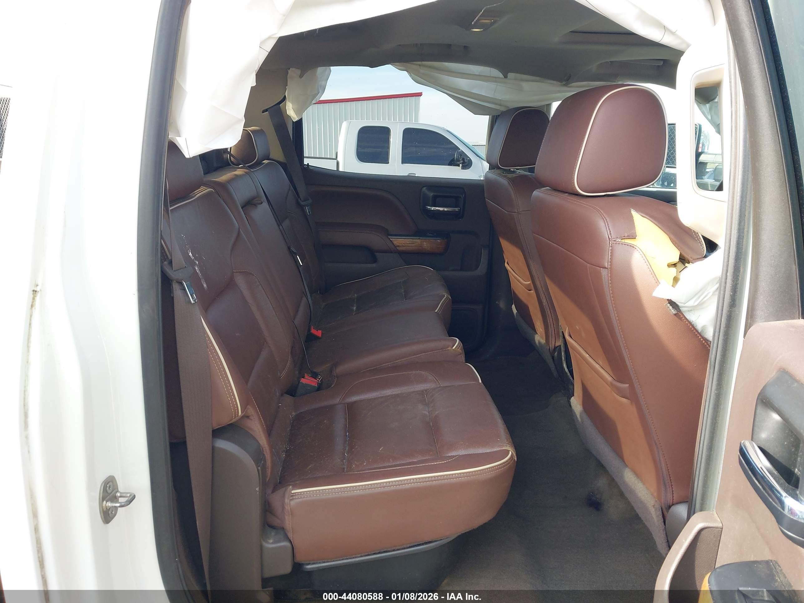 CHEVROLET SILVERADO image 8