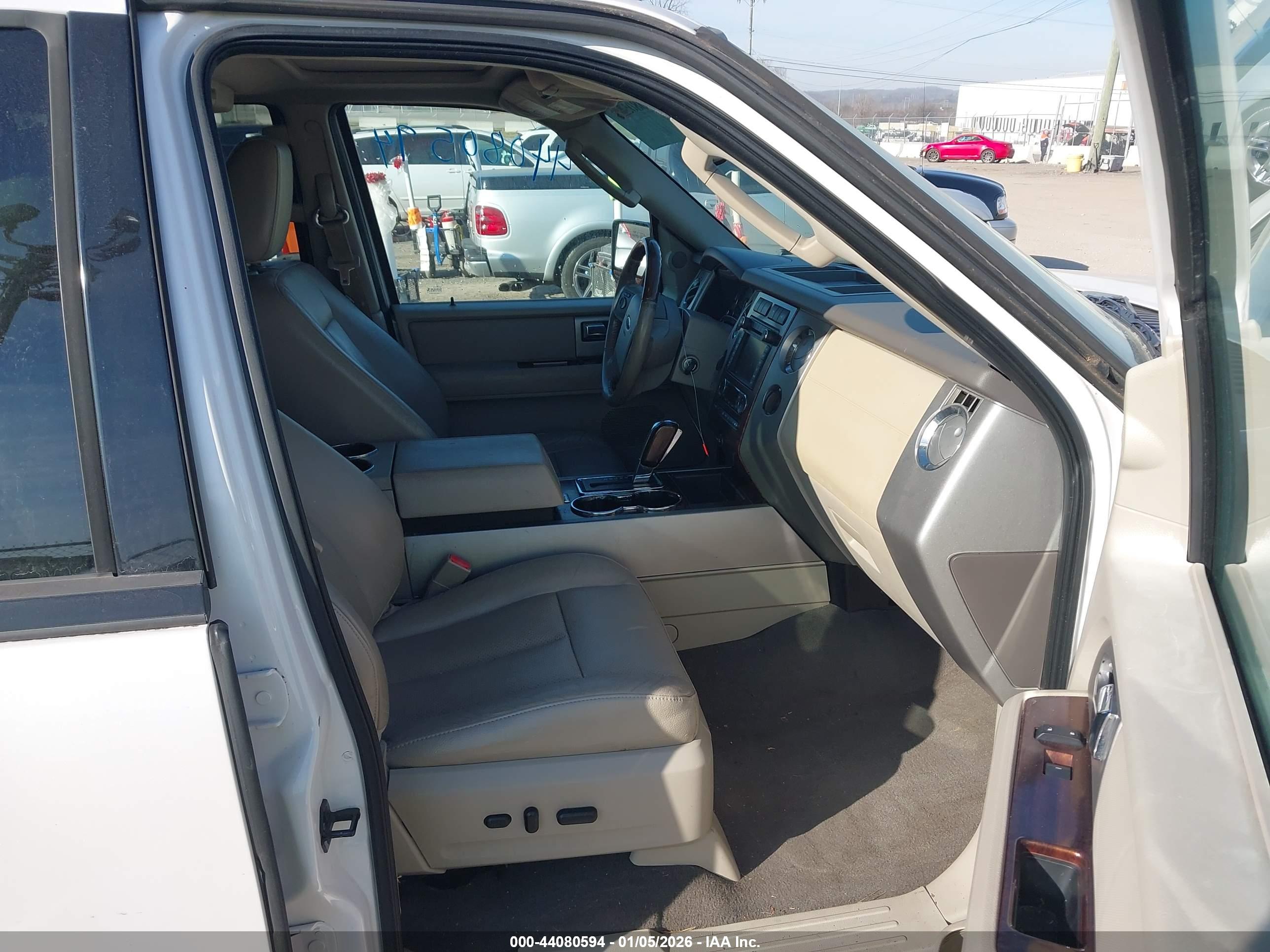 FORD EXPEDITION image 5