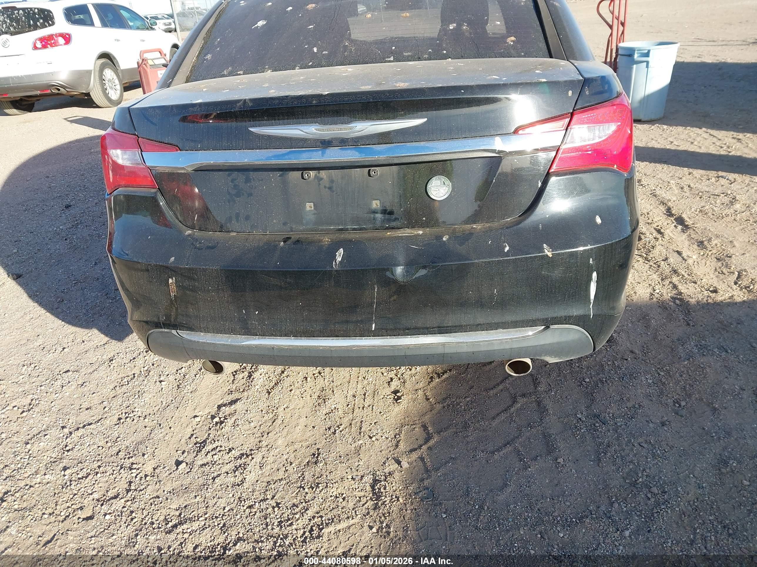 CHRYSLER 200 image 6