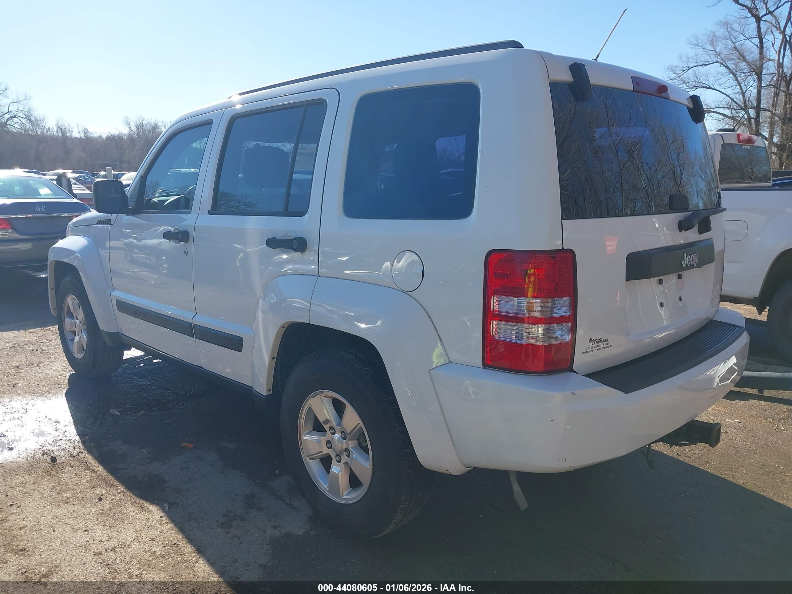 JEEP LIBERTY image 3