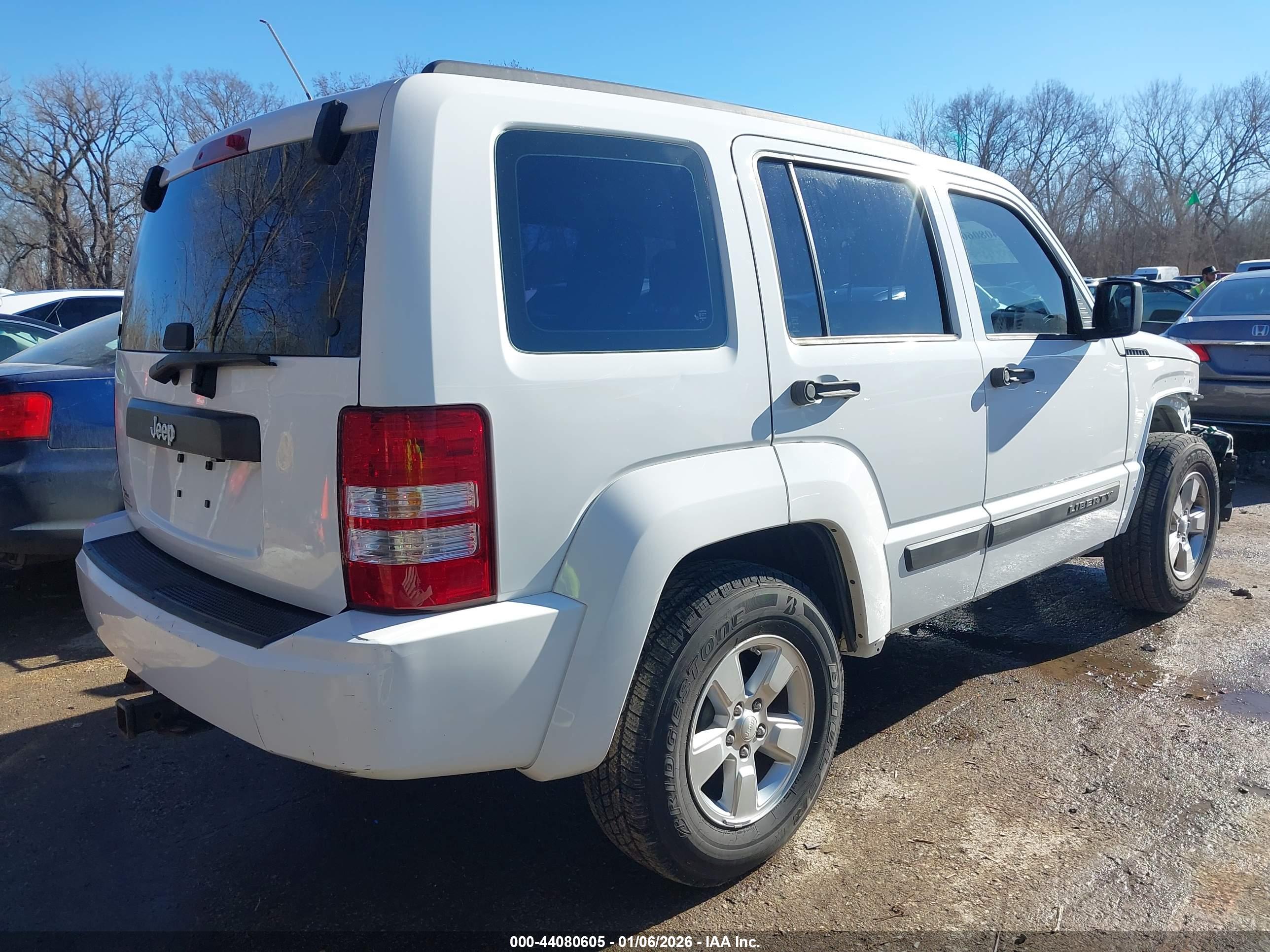 JEEP LIBERTY image 4