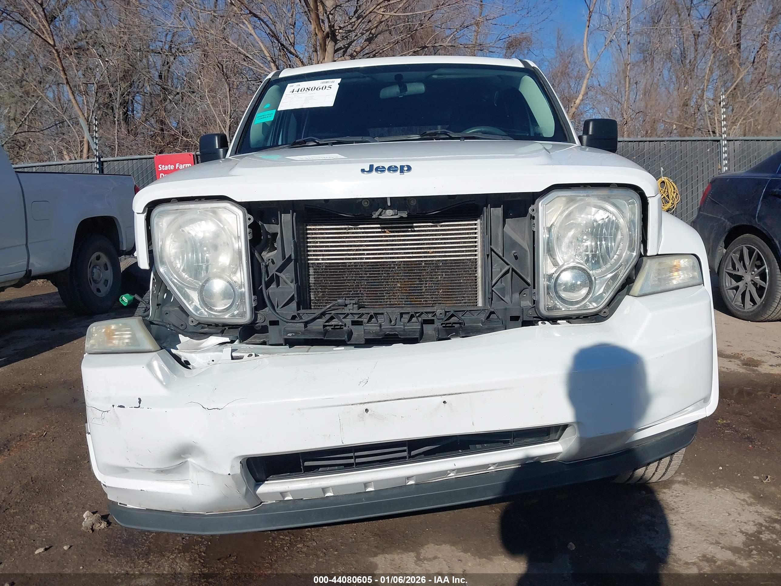 JEEP LIBERTY image 6