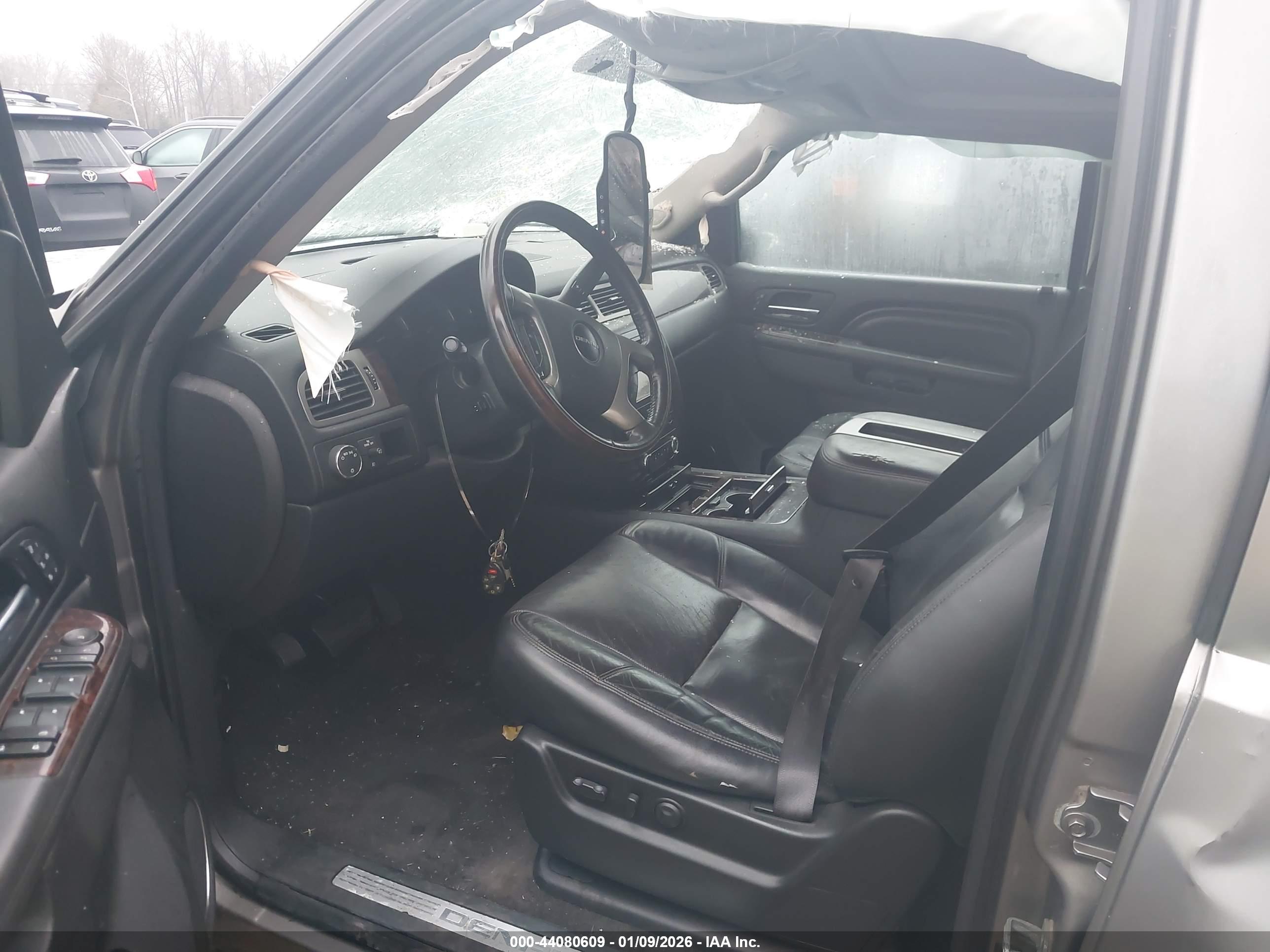 GMC YUKON image 5