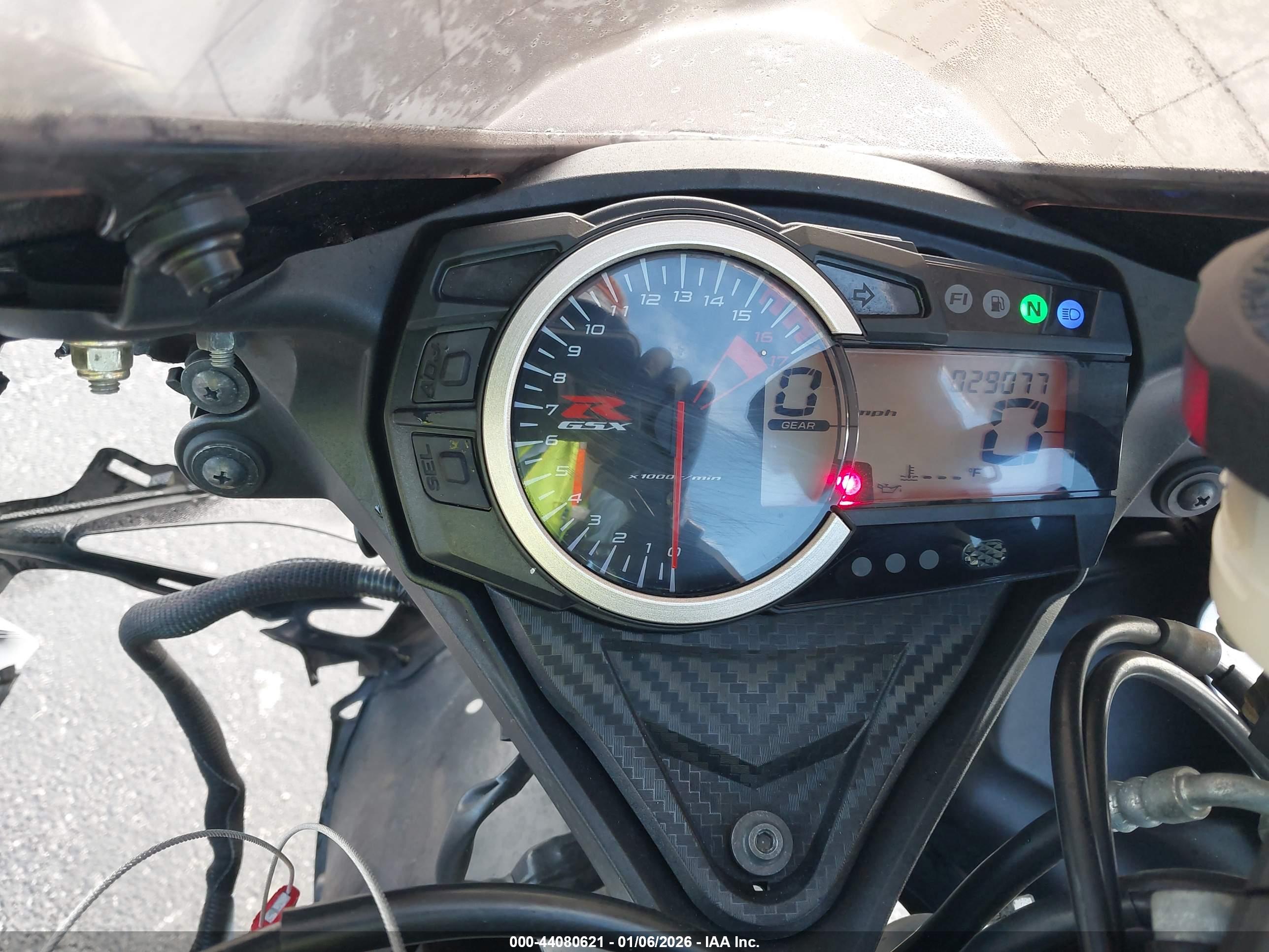 SUZUKI GSX-R600 image 7