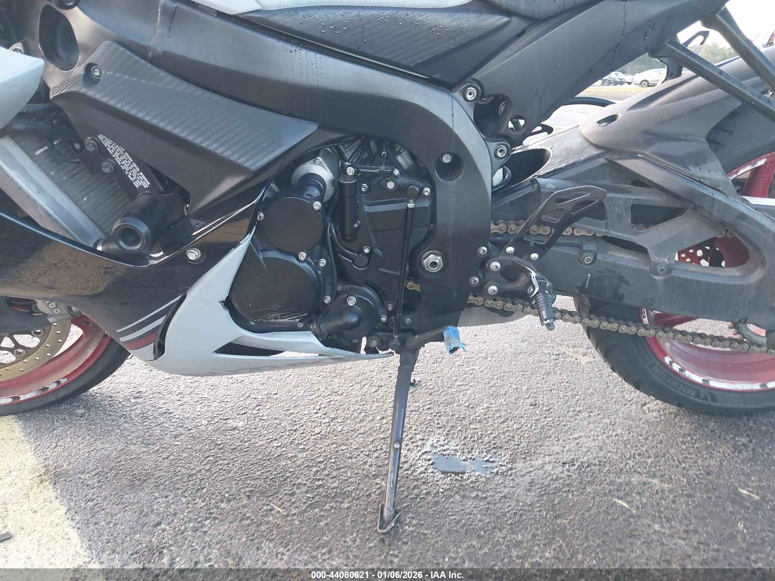 SUZUKI GSX-R600 image 9