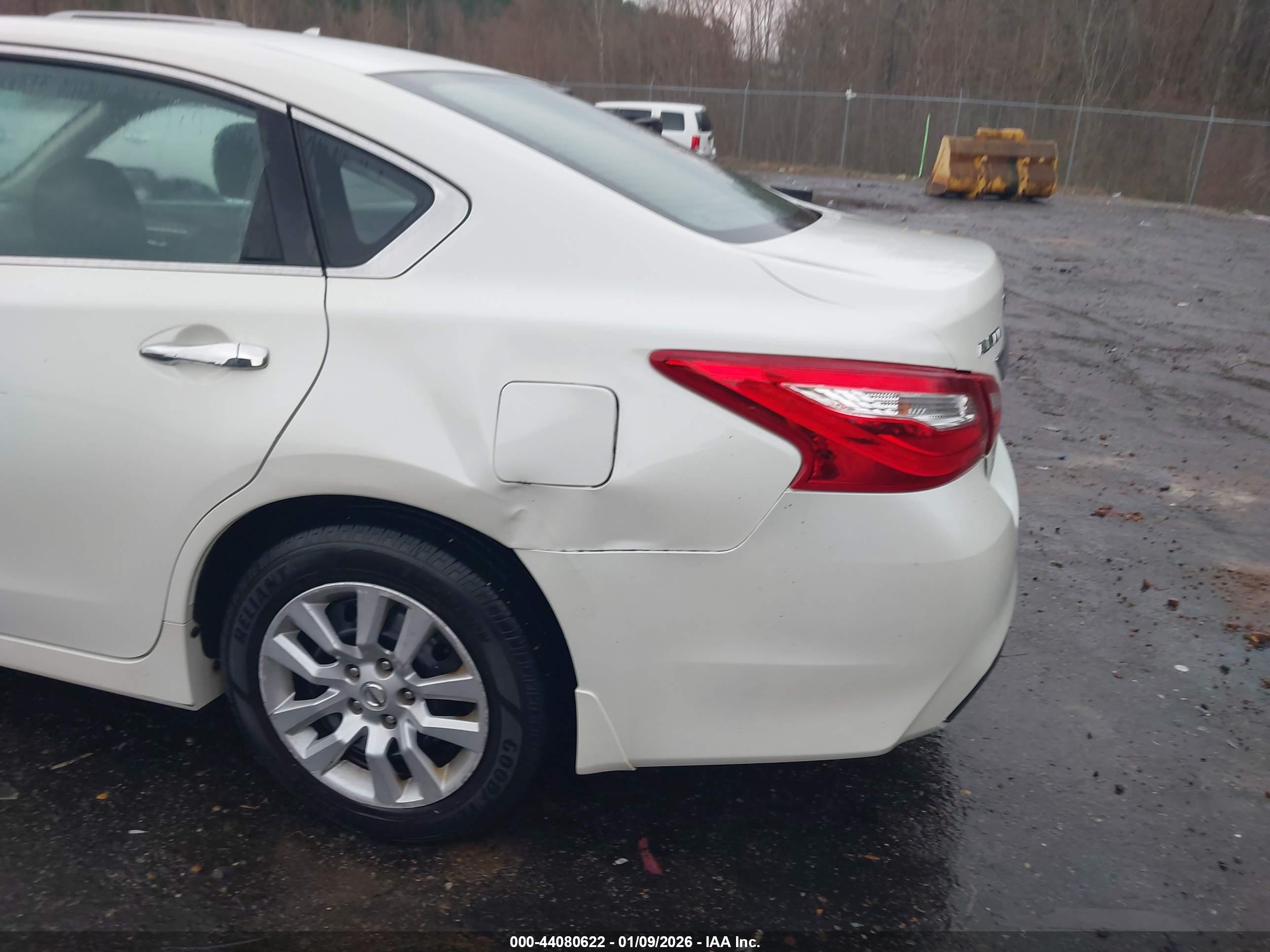 NISSAN ALTIMA image 6