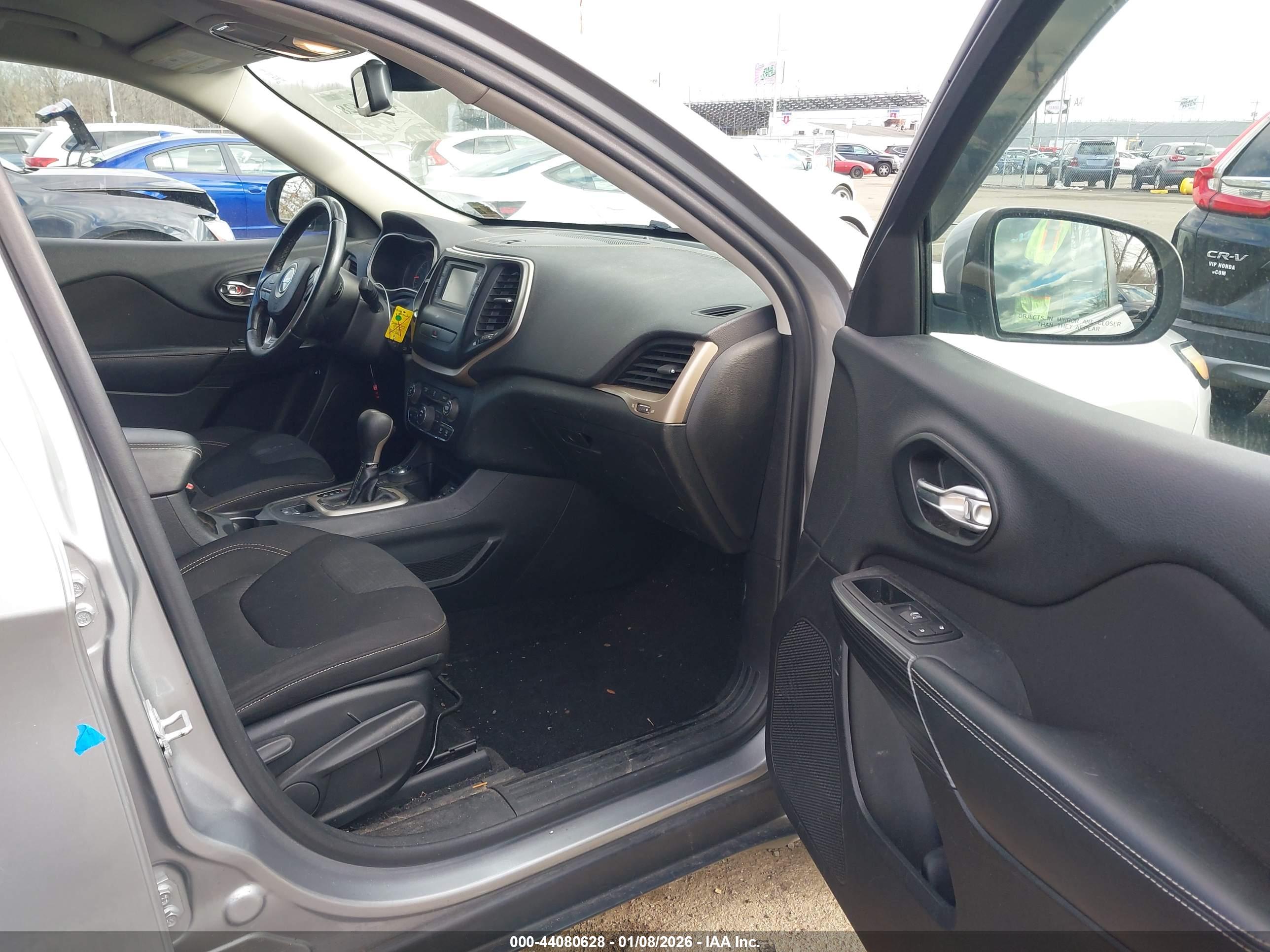JEEP CHEROKEE image 5